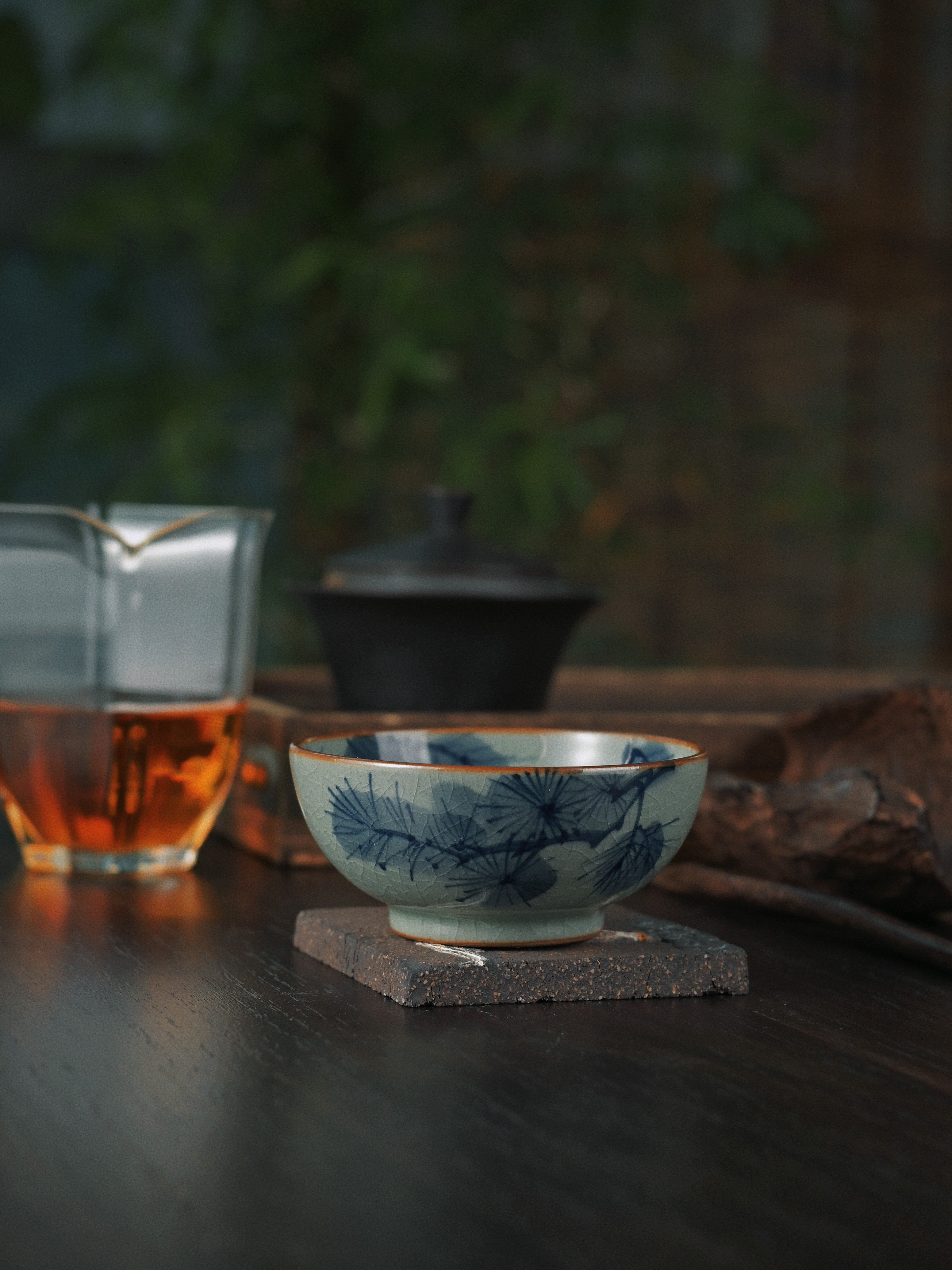 blue and white ceramic hand painted puerh – Jingdezhen Hand-Painted Underglaze Pine and Crane Pu-erh by Kungfuyang