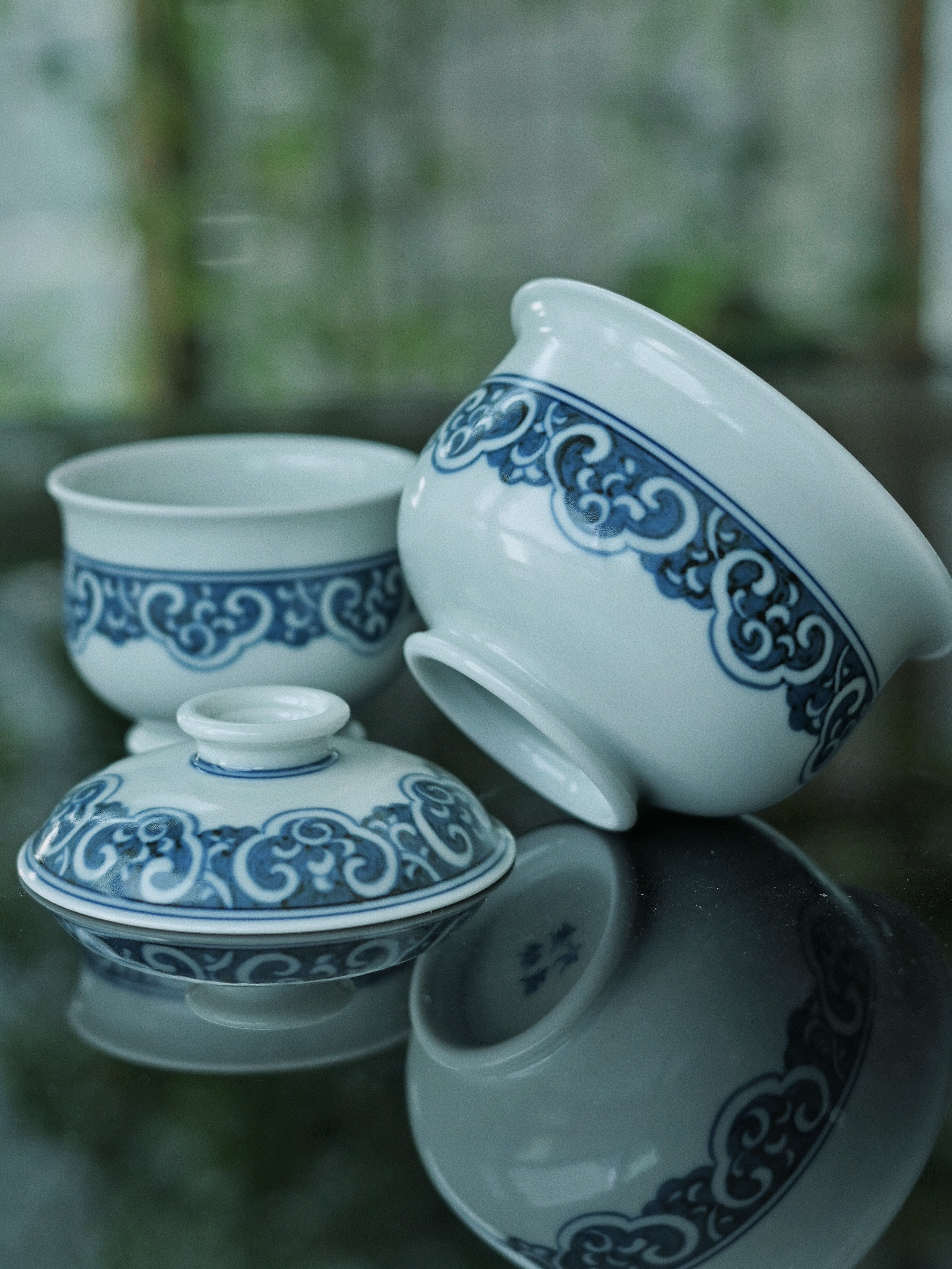 blue and white under glaze painted tea set – Jingdezhen Imperial Blue-and-White Ruyi Gaiwan Set by Kungfuyang