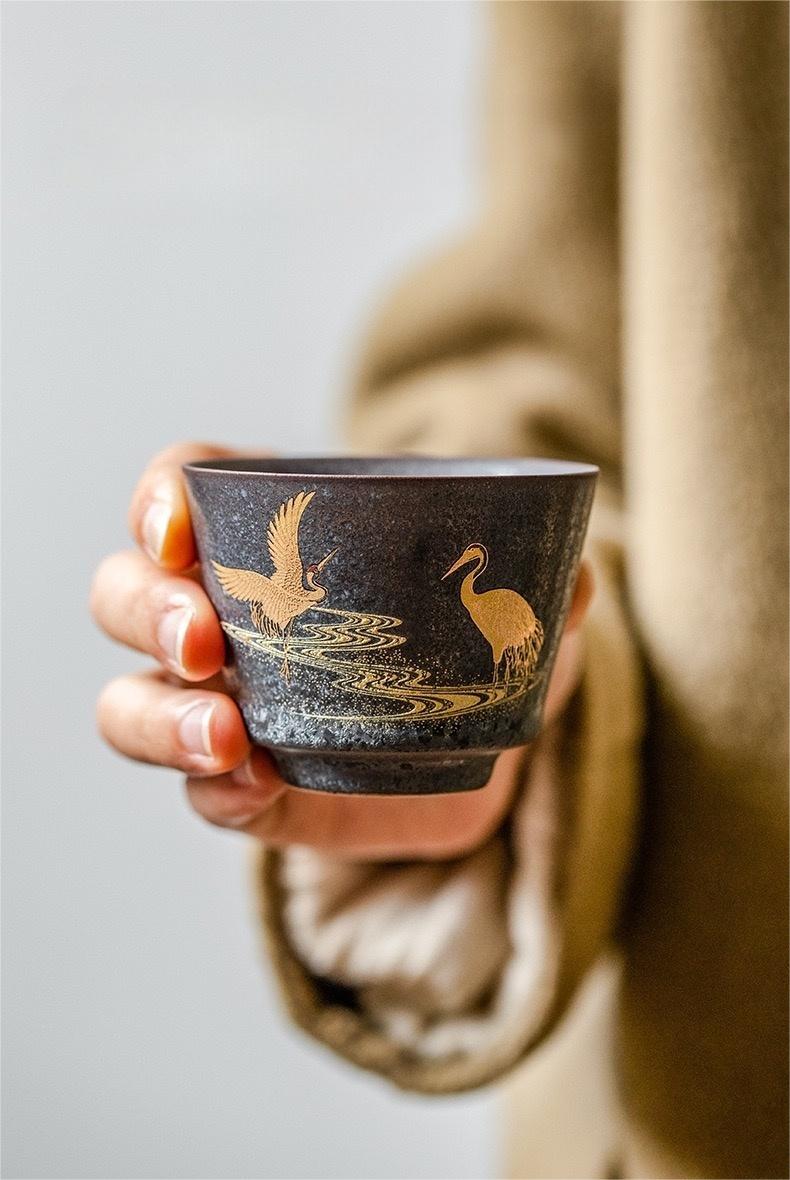 Kungfuyang Jingdezhen Handcrafted Vintage Ceramic Teacup with Gilded-paint Double Cranes, detail 1