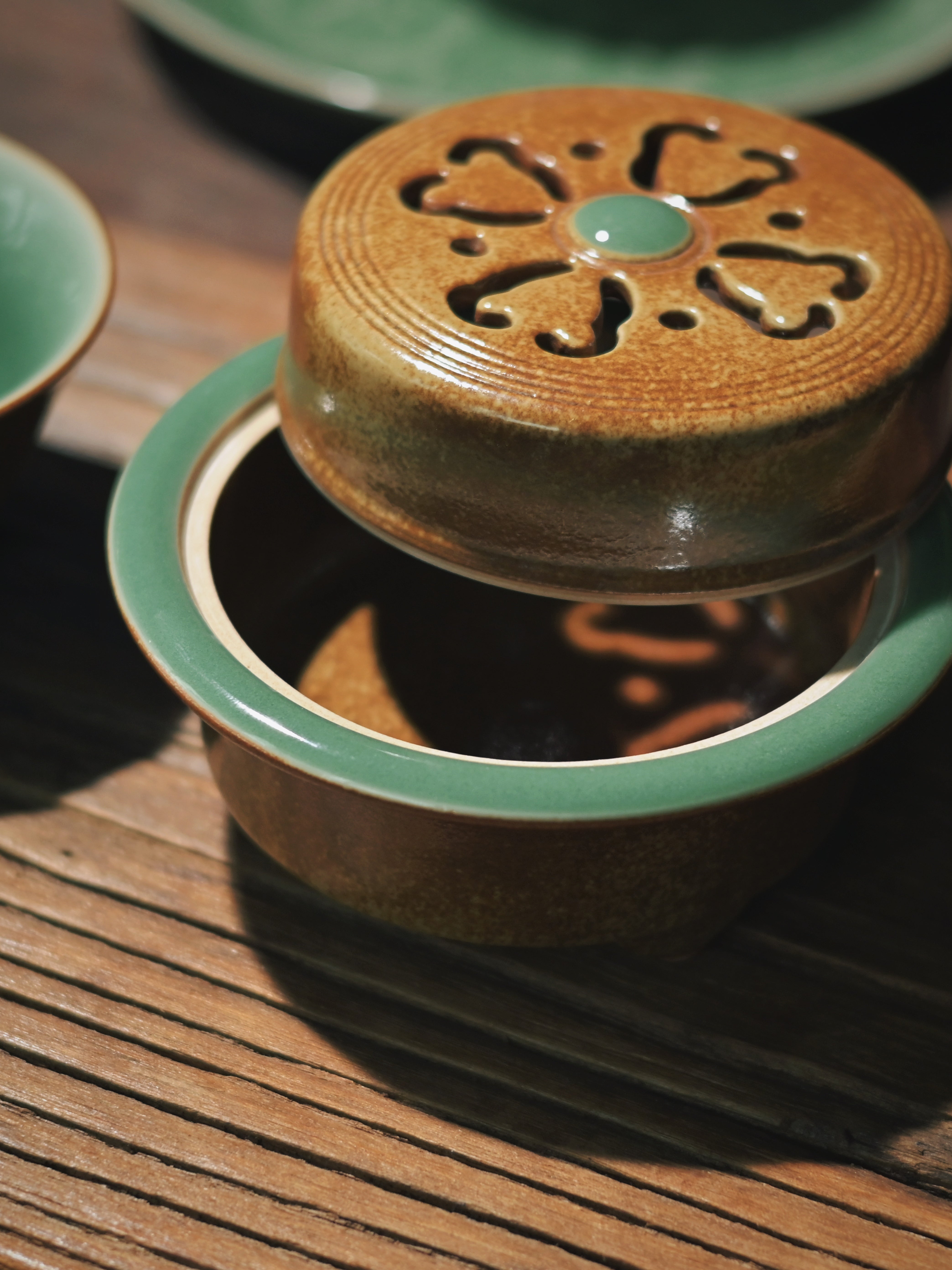 celadon and ash glaze combination incense – Longquan Celadon Jade-Like Glaze Incense Burner by Kungfuyang