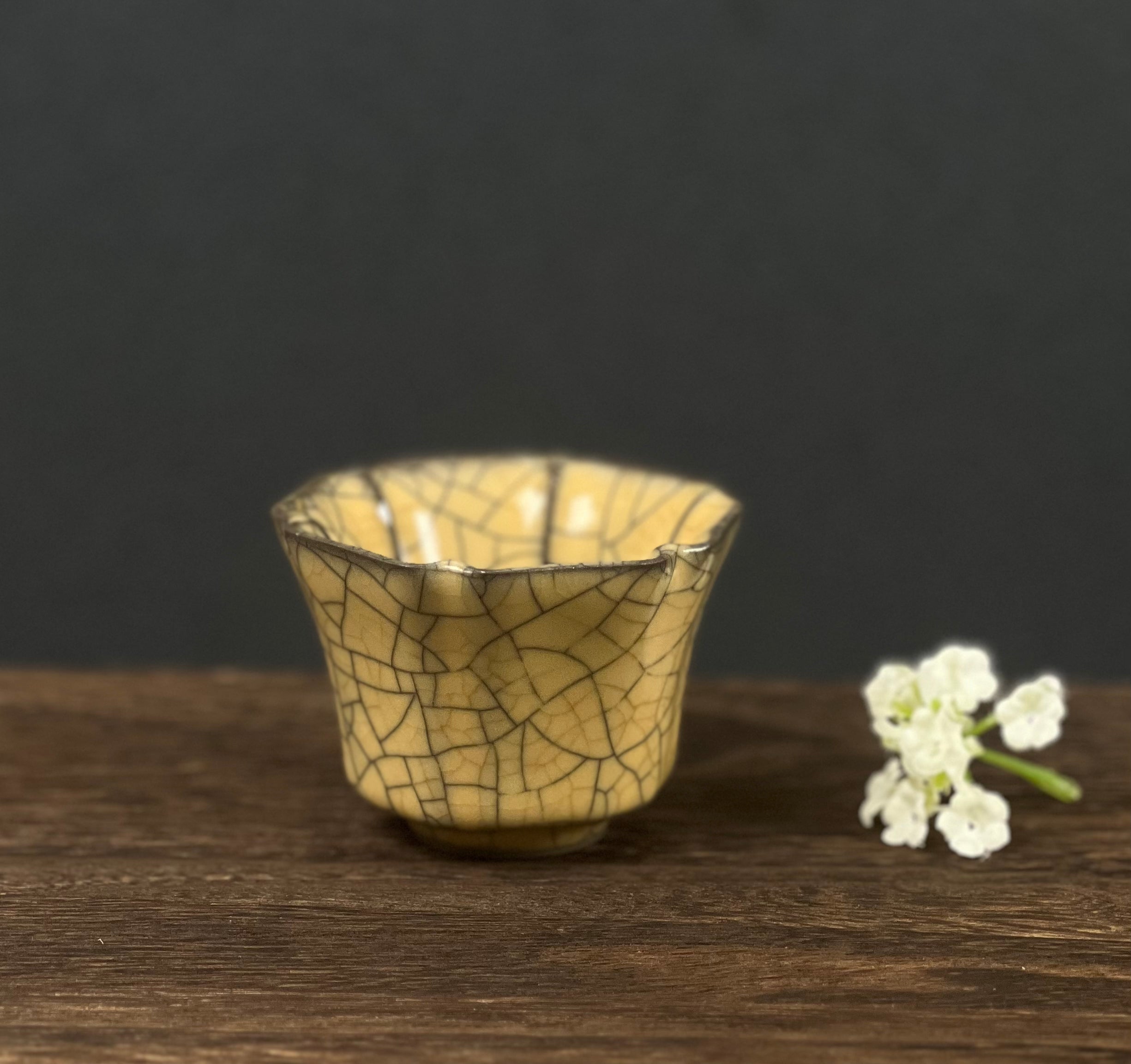 celadon gekiln golden lines teacup – Ge-kiln Crackles Pattern Hexagonal Host Teacup by Kungfuyang