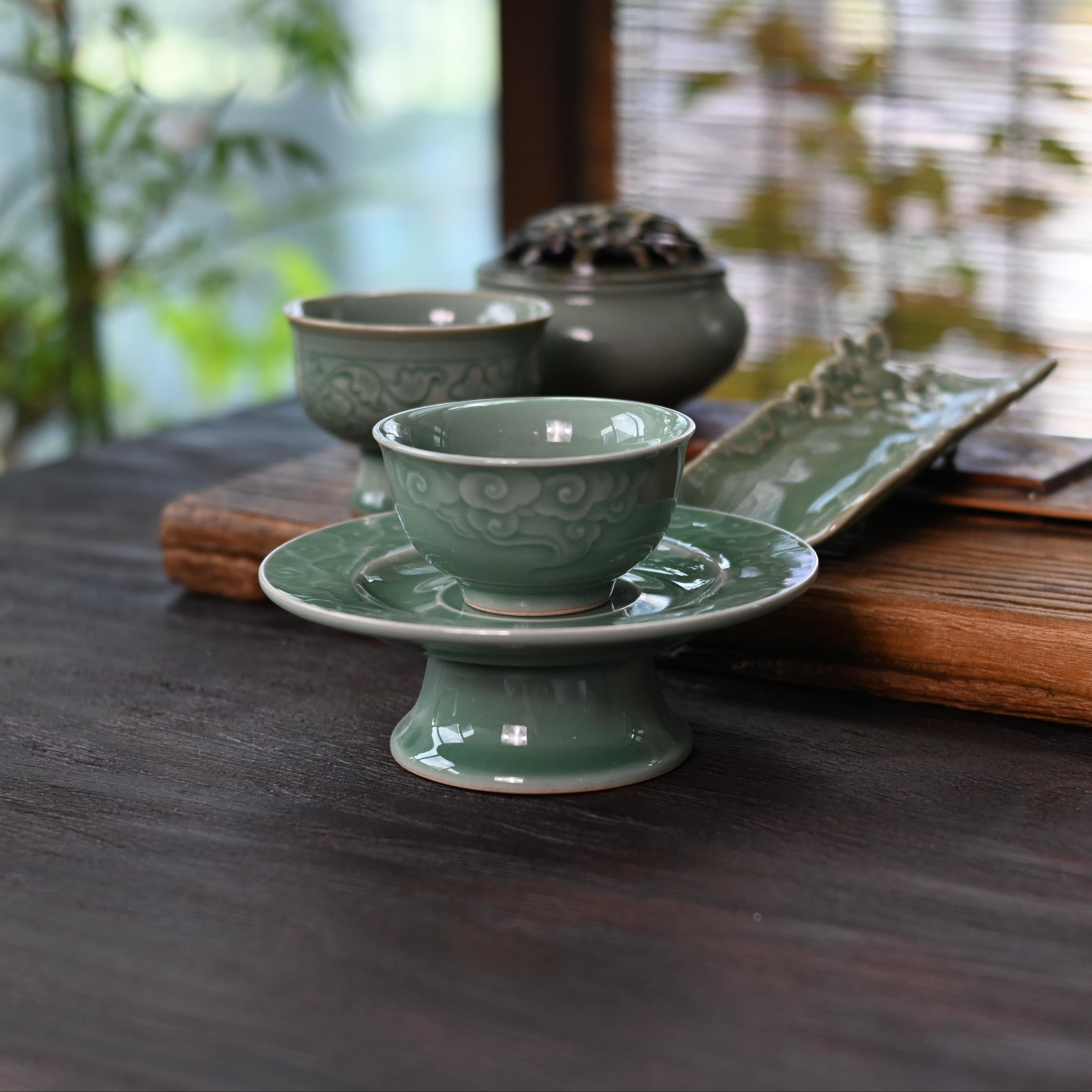 celadon tea wares – Longquan Celadon Song Dynasty-Style Teacup with High-Footed by Kungfuyang