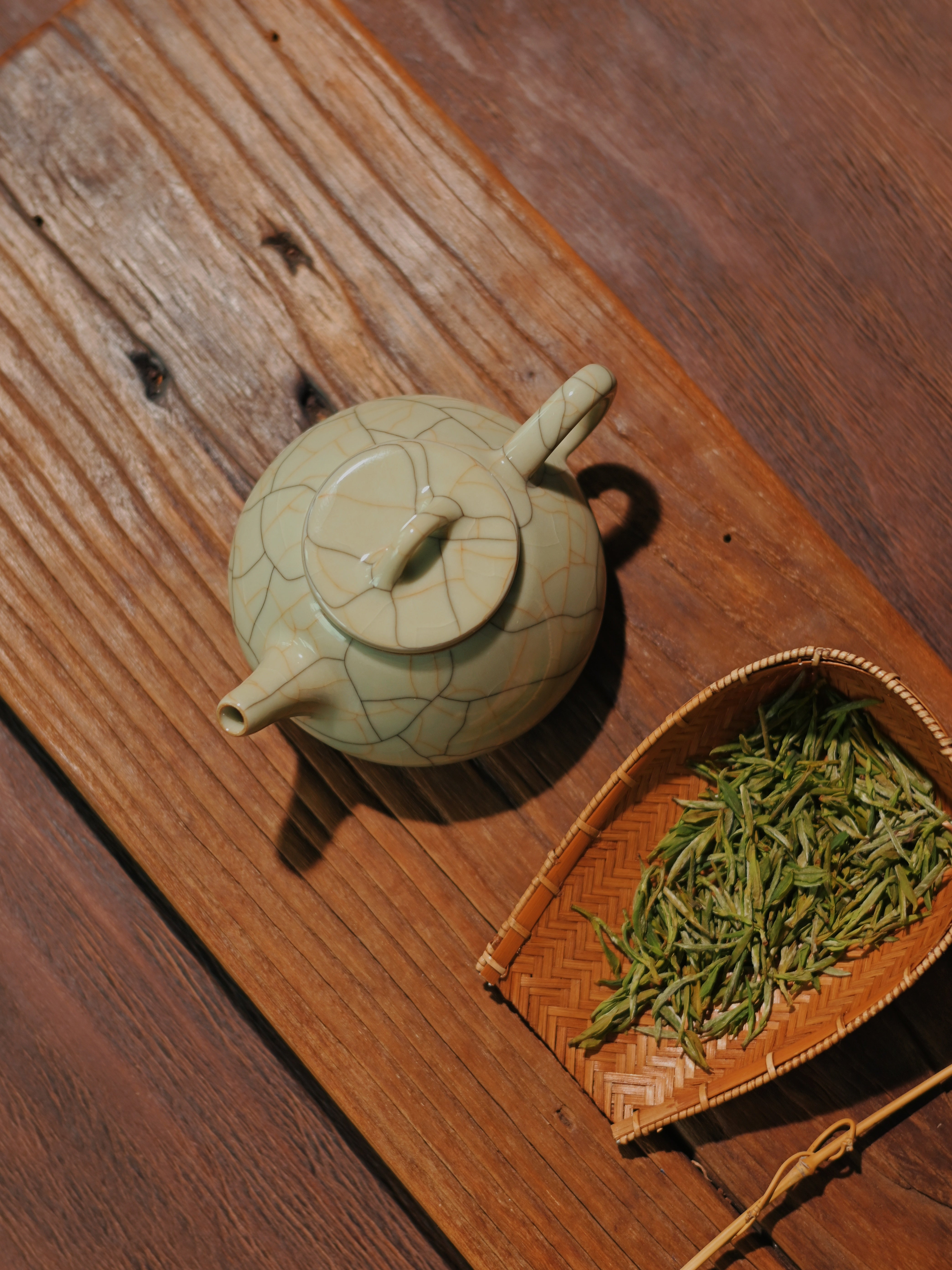 celadon teapot and huangshan maofeng – Longquan Celadon Ge-Kiln Shipiao （石瓢）Teapot by Kungfuyang
