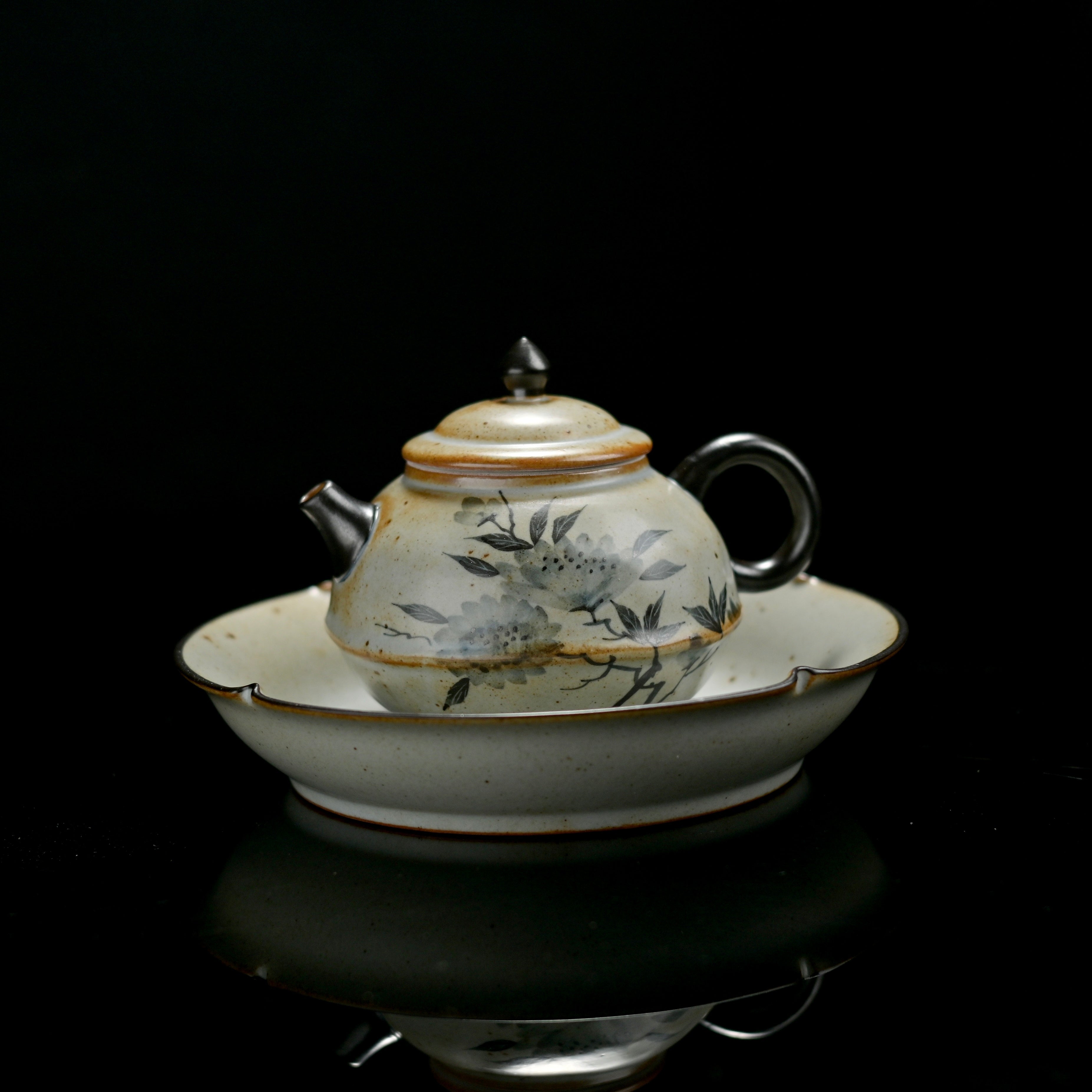 chinese Vintage Teapot – Small-Size Retro Hand-Painted Peony Teapot with Drip Tray by Kungfuyang