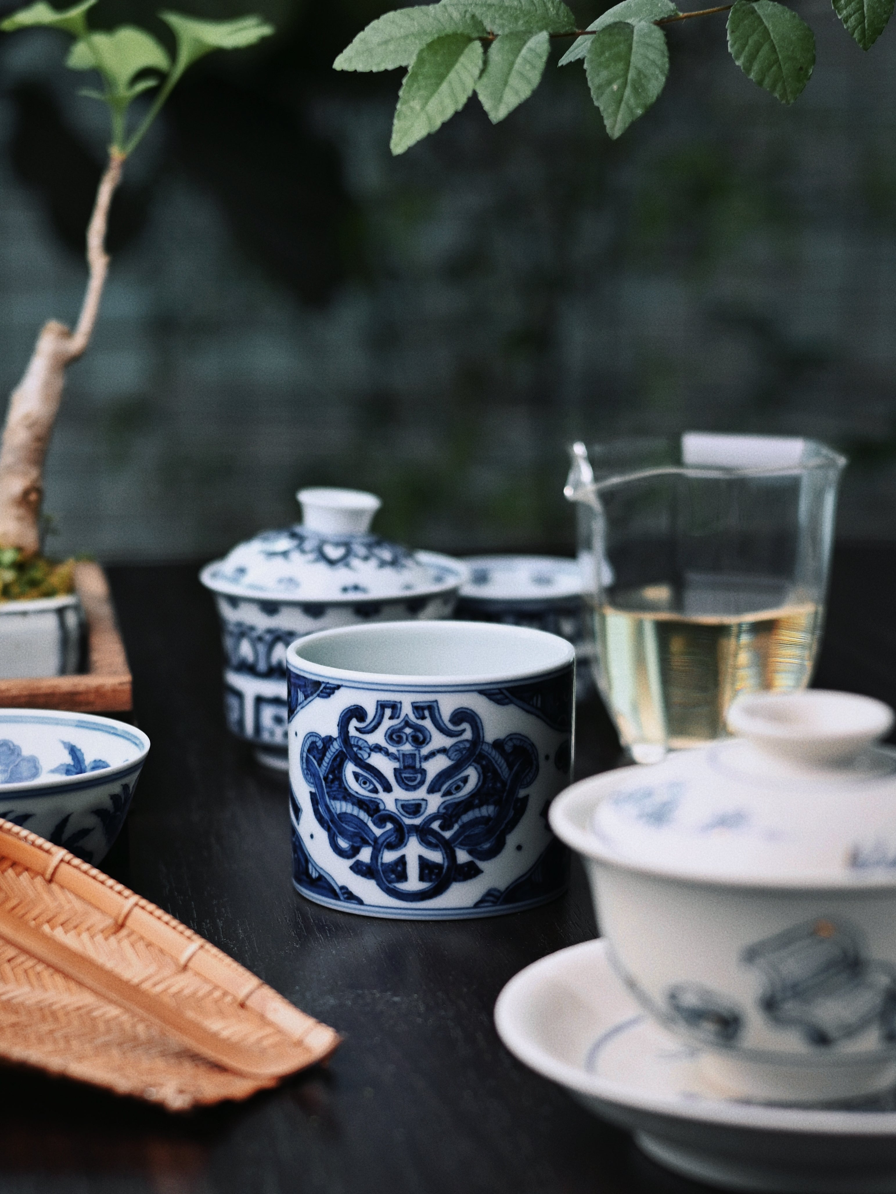 chinese taotie pattern porcelain teacup – Jingdezhen Blue-and-White “Taotie”(饕餮）Totem Master Teacup by Kungfuyang