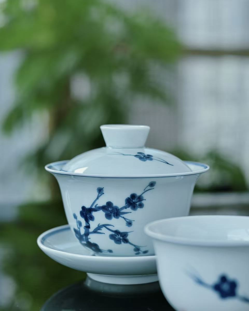 complete tea set presentation – Jingdezhen Hand-Painted Blue and White Underglaze Plum Blossom by Kungfuyang