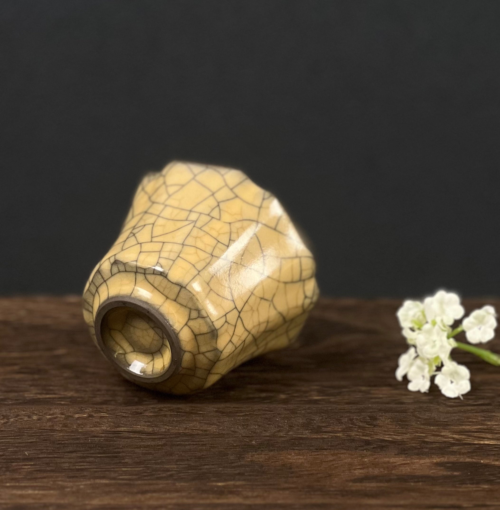crackles pattern hexagonal host tea cup – Ge-kiln Crackles Pattern Hexagonal Host Teacup by Kungfuyang