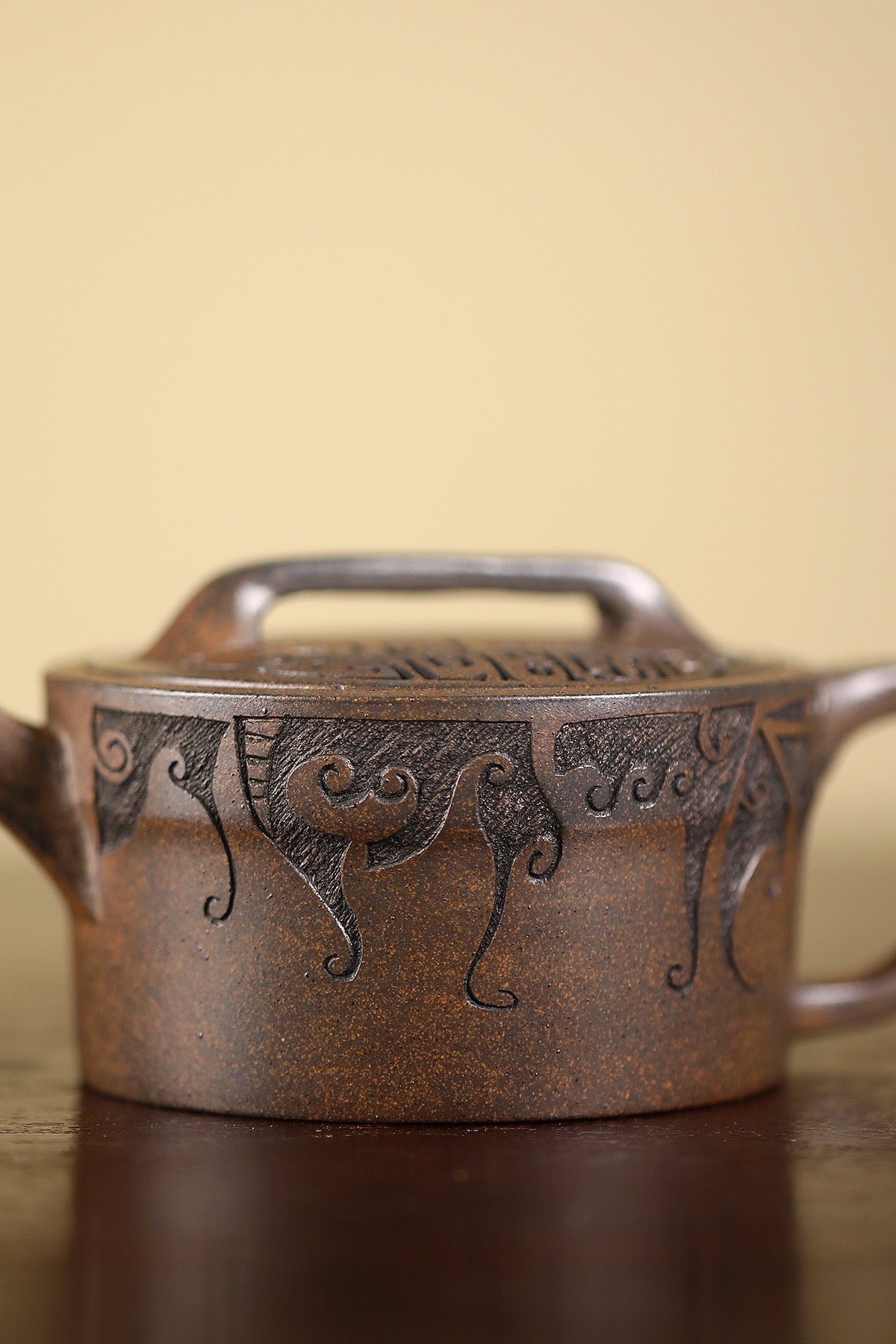 Kungfuyang Yixing Hand-carved Wood-Fired Purple Clay Teapot, detail 1