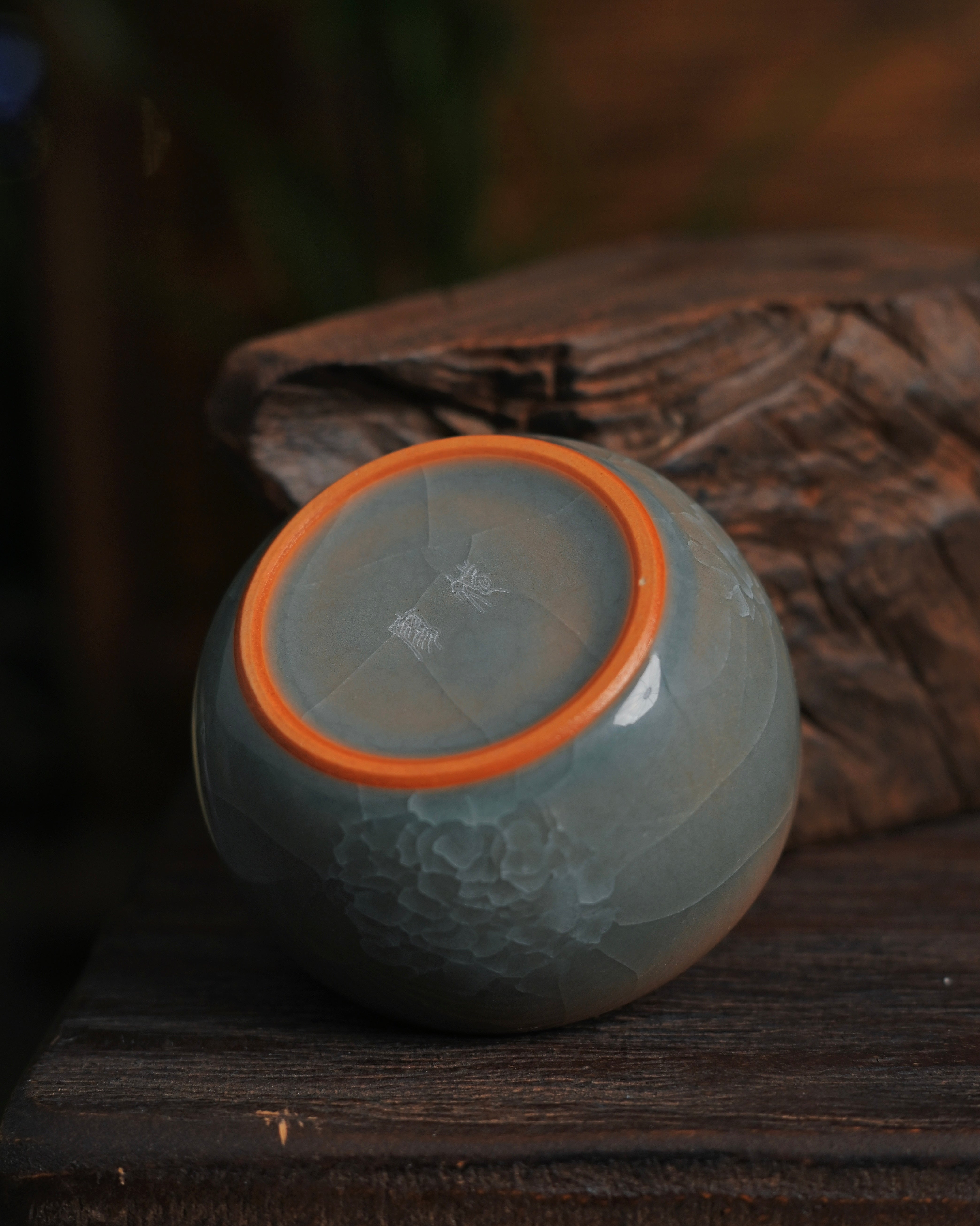 dried cup crackles revealed – Longquan Celadon Ice-Crackle Master Cup by Kungfuyang