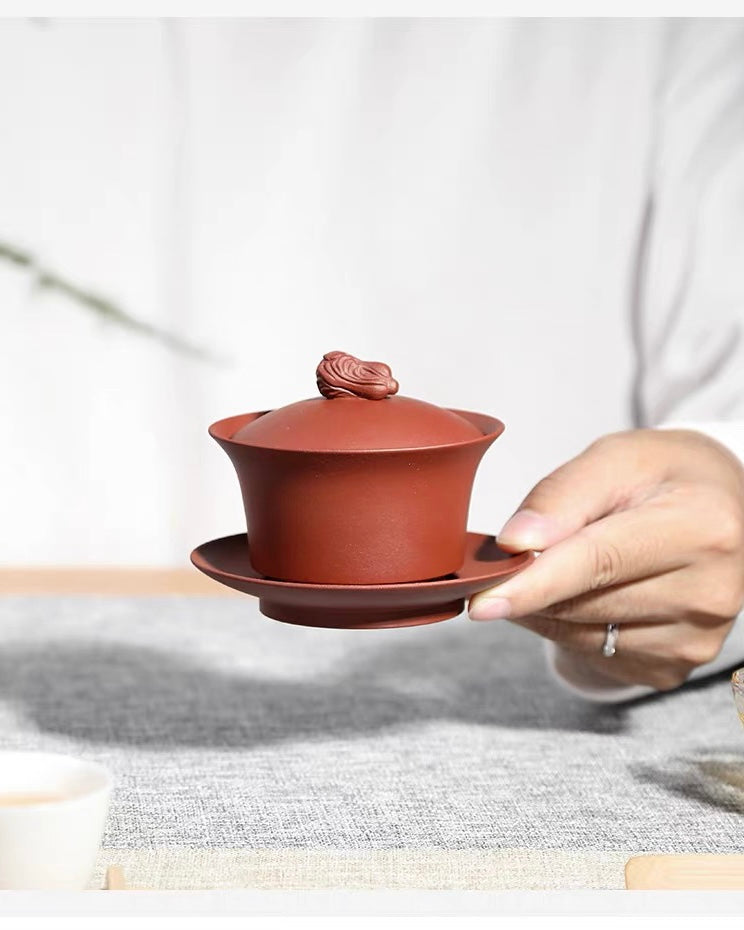 Gongfu tea lidded bowl with wide mouth design for leaf observation and heat control by Kungfuyang