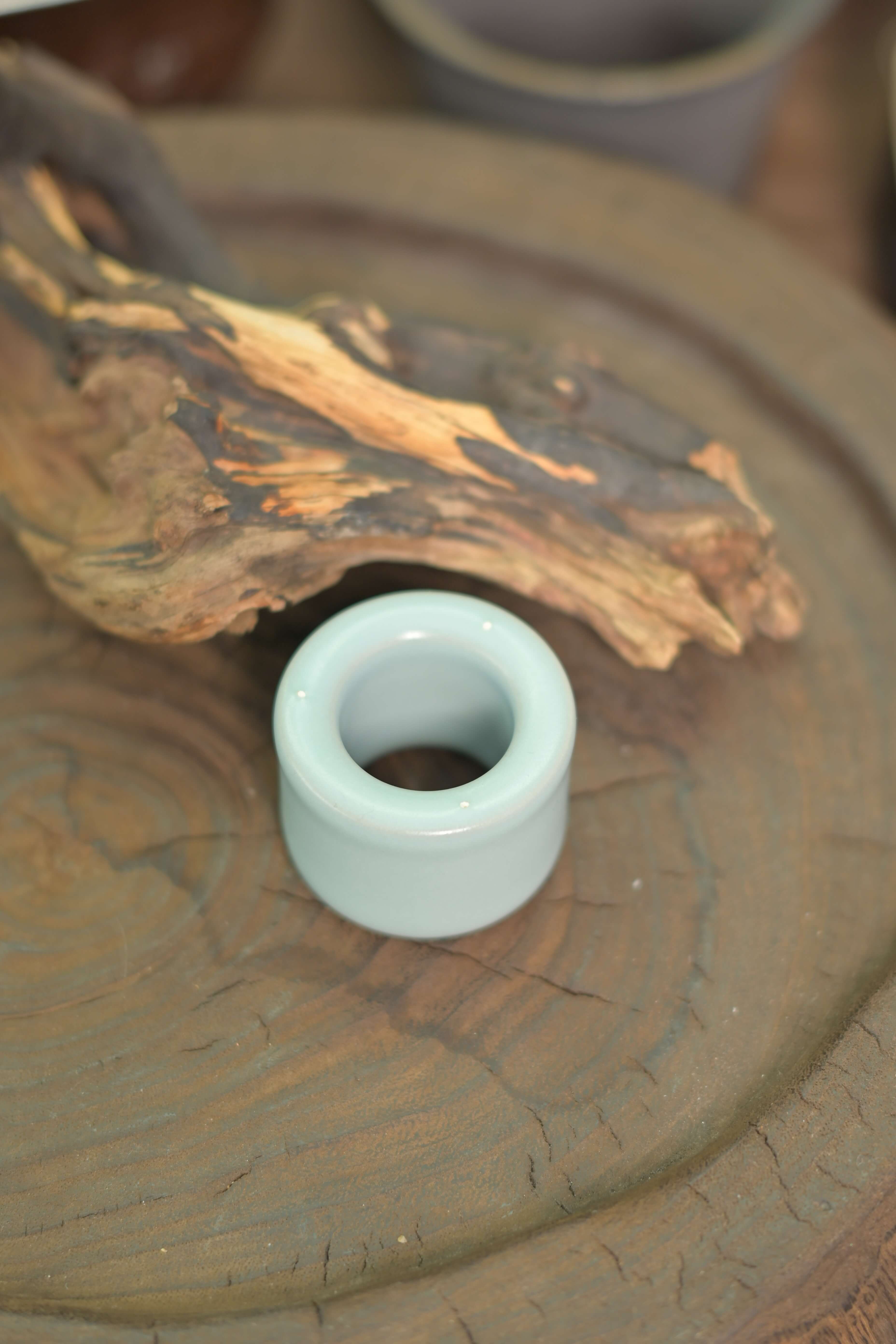 Kungfuyang Ru Ware Thumb Ring with Willow-Leaf Crackle Glaze, product view 3