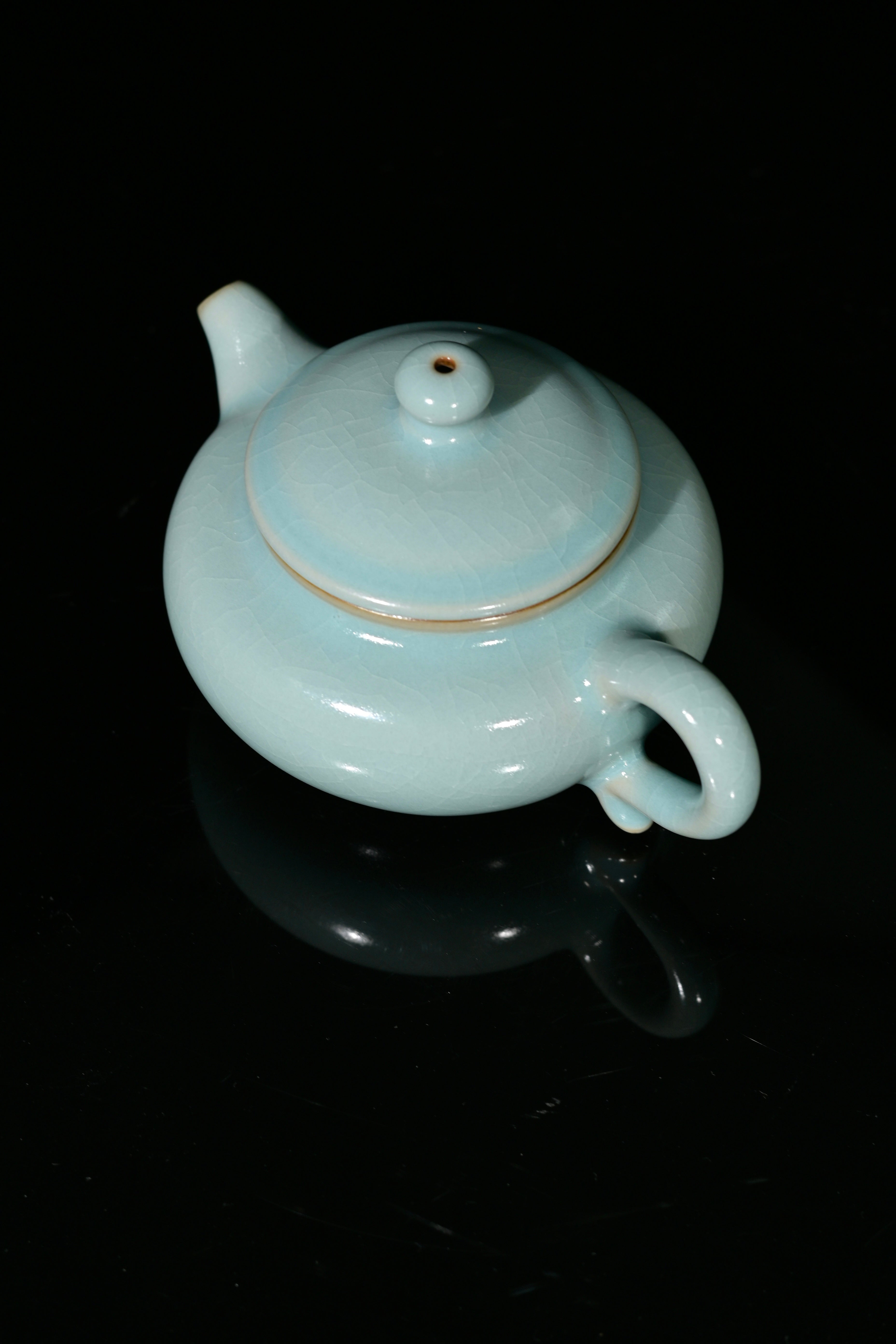 Kungfuyang Ru Porcelain Vintage Glaze Archaized Teapot 180ml, product view 2