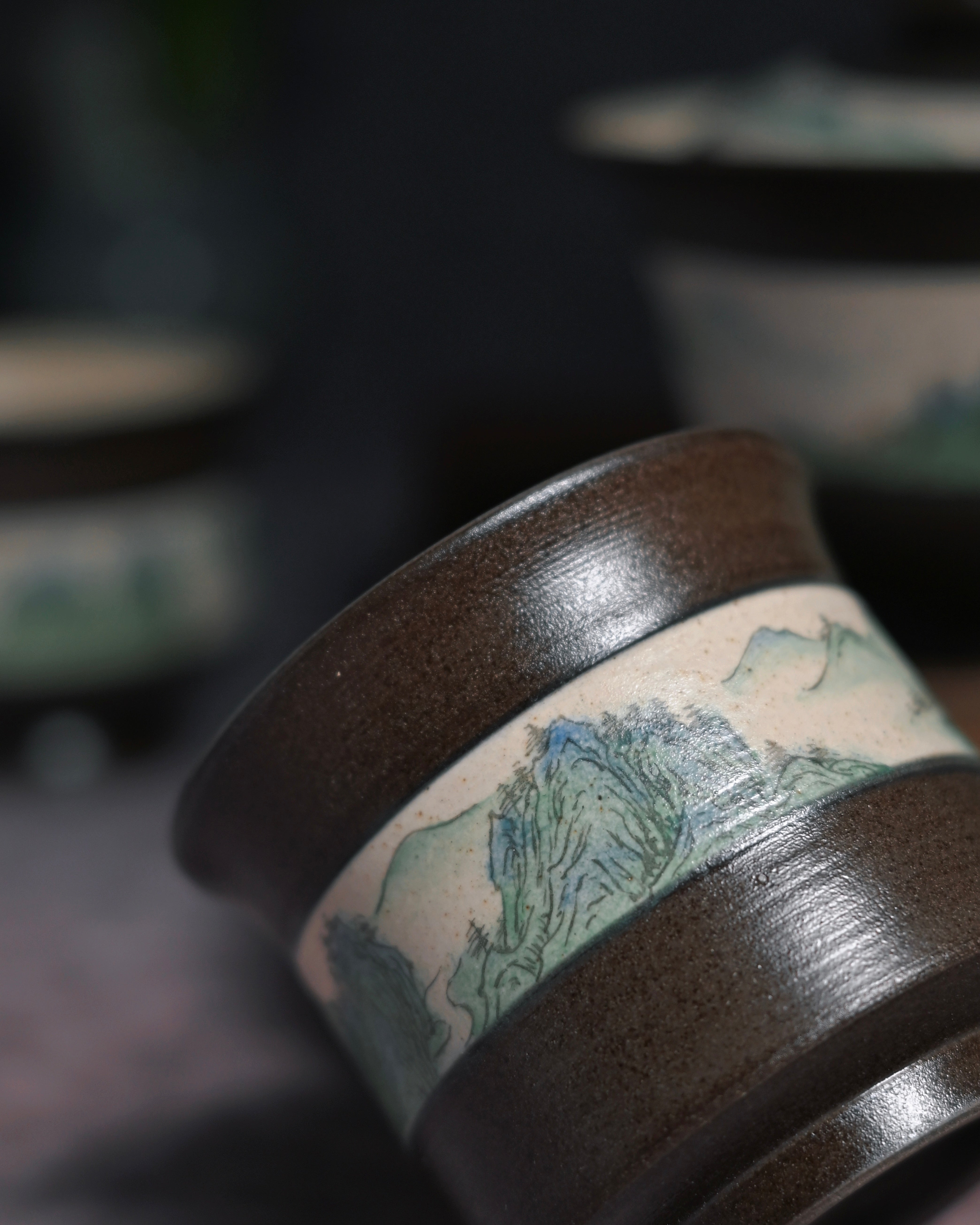 full wrap mountain river gaiwan set – Hand-Painted "A Thousand Li of Rivers and Mountains" Kohiki by Kungfuyang