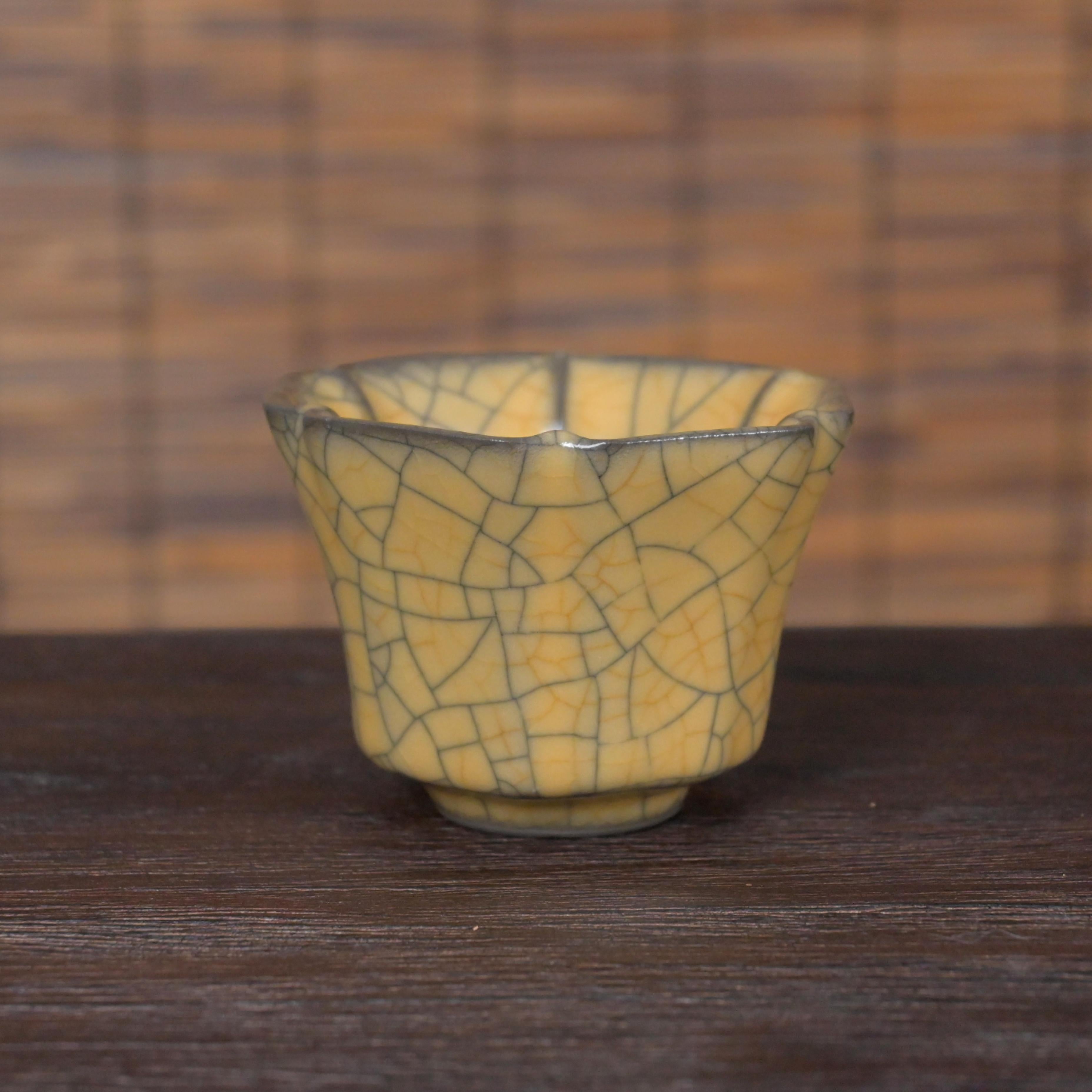 ge kiln hexagonal host tea cup – Ge-kiln Crackles Pattern Hexagonal Host Teacup by Kungfuyang