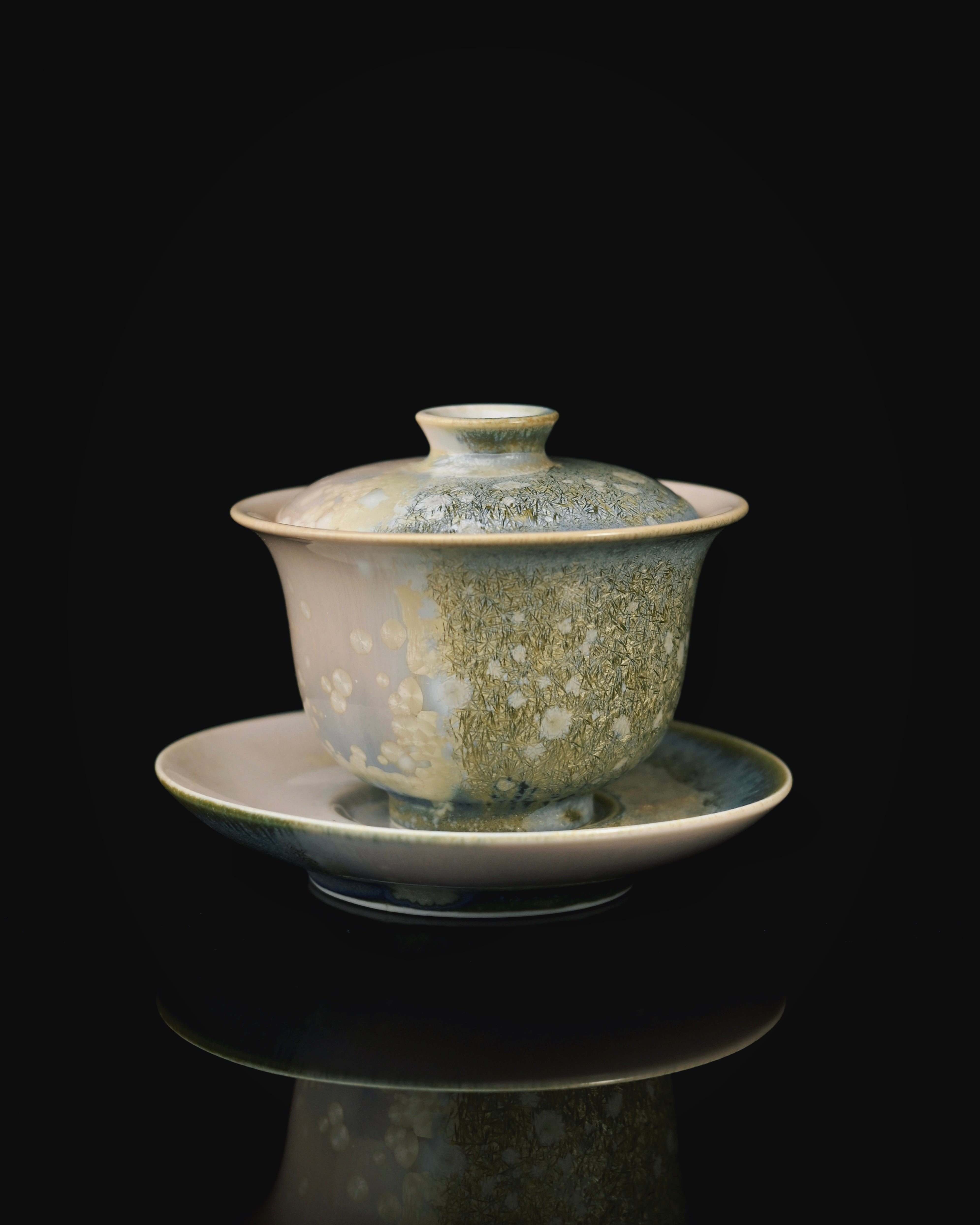 glaze transformed into crystal tea set – Kiln-Transformed Crystal Glaze Pine Needle Gaiwan by Kungfuyang
