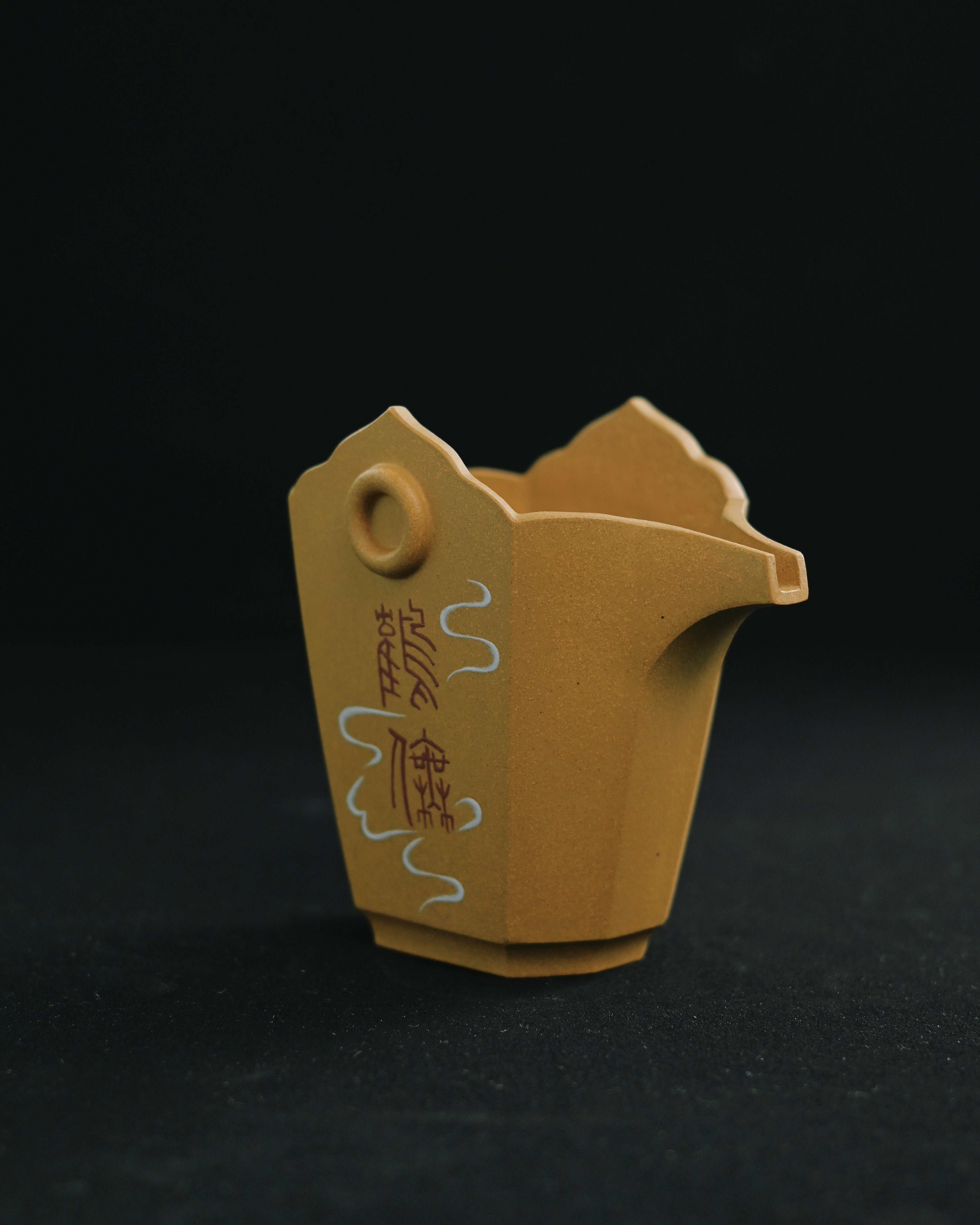 gongdaobei held in hand perspective – Yixing Fully Handmade Zisha "Benshan Lüni" Crane Fairness Cup by Kungfuyang