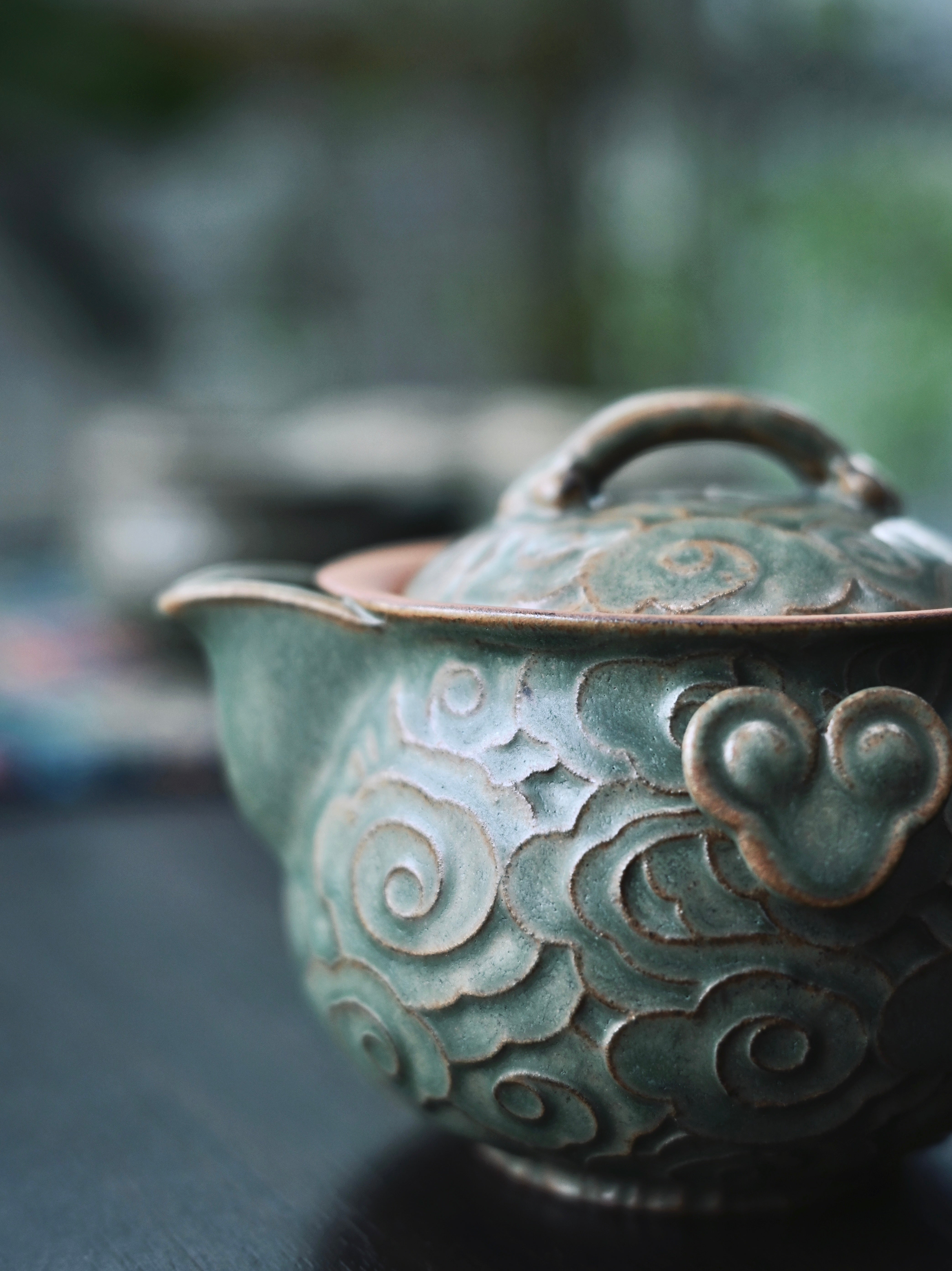 hand grab teapot – Clouds & Ruyi Retro Gongfu Tea Set by Kungfuyang