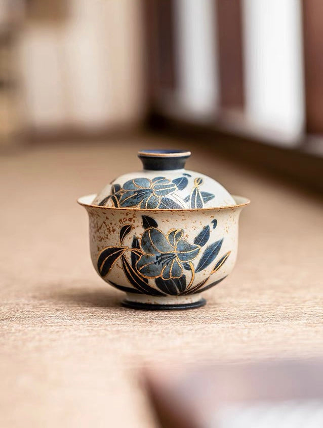 hand painted daffodils pattern covered – Old Clay Blue-and-White Volcanic Stone Style Caramel Glaze by Kungfuyang