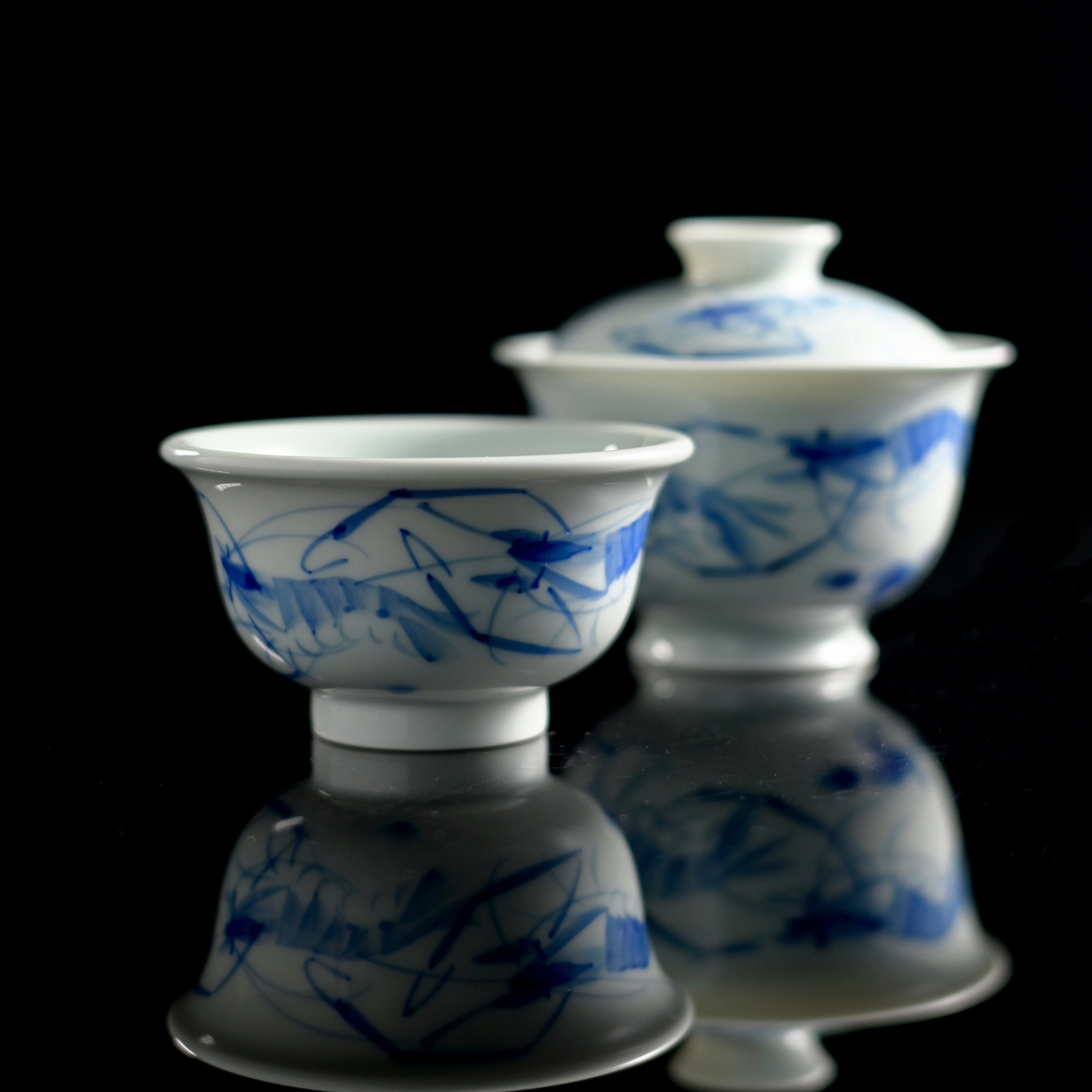 hand painted dubel shrimp blue and white – Jingdezhen Hand-Painted Shrimp Blue and White Porcelain by Kungfuyang