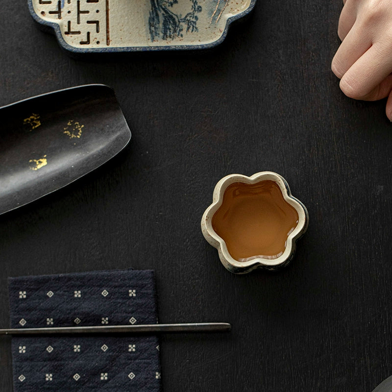 hand painted landscape petal shaped blue – Hand-Painted Blue and White Porcelain Landscape Petal-shaped by Kungfuyang