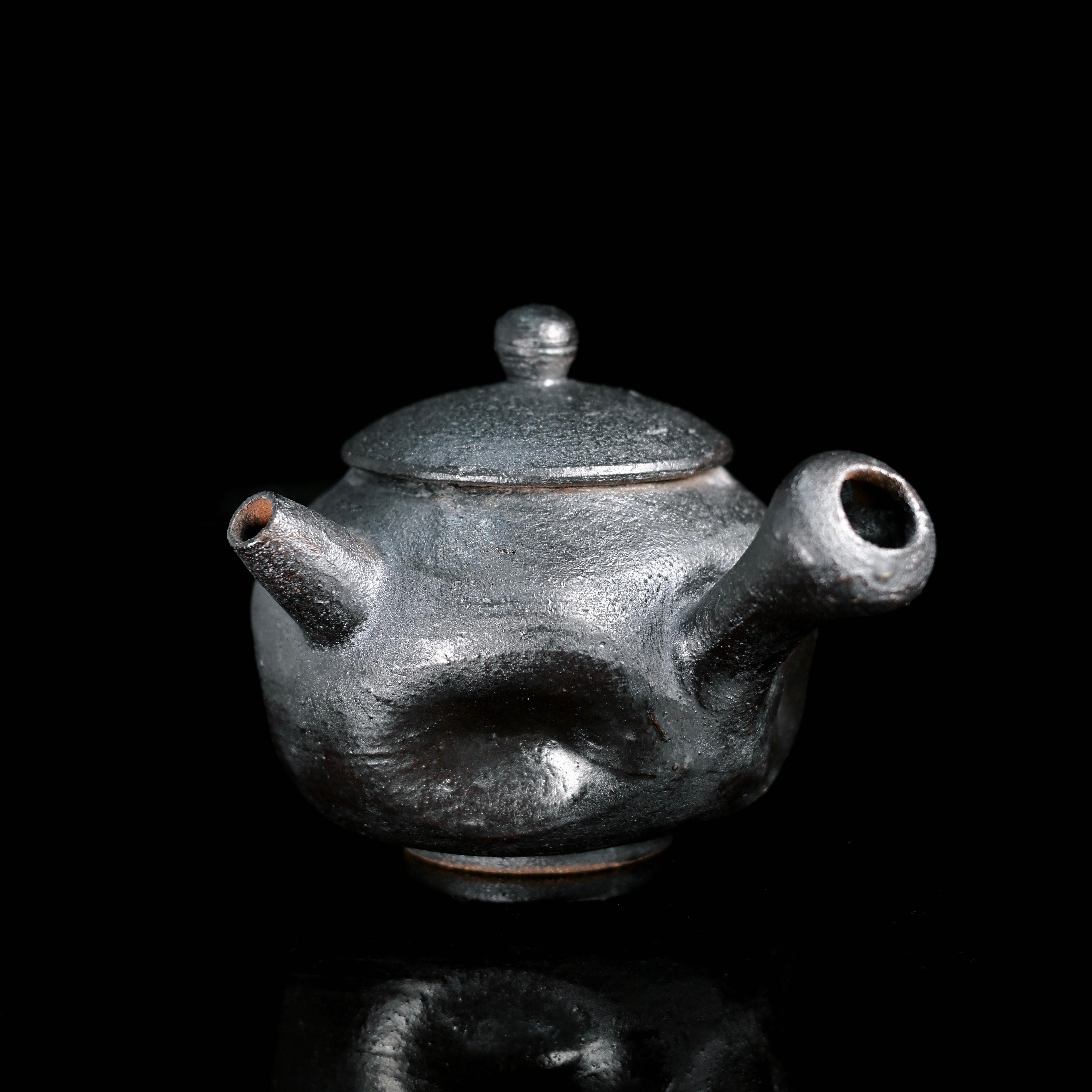 hand pinched coarse clay pot – Artisan 150ml Wood-Fired Side-handle Teapot – Matte Black by Kungfuyang