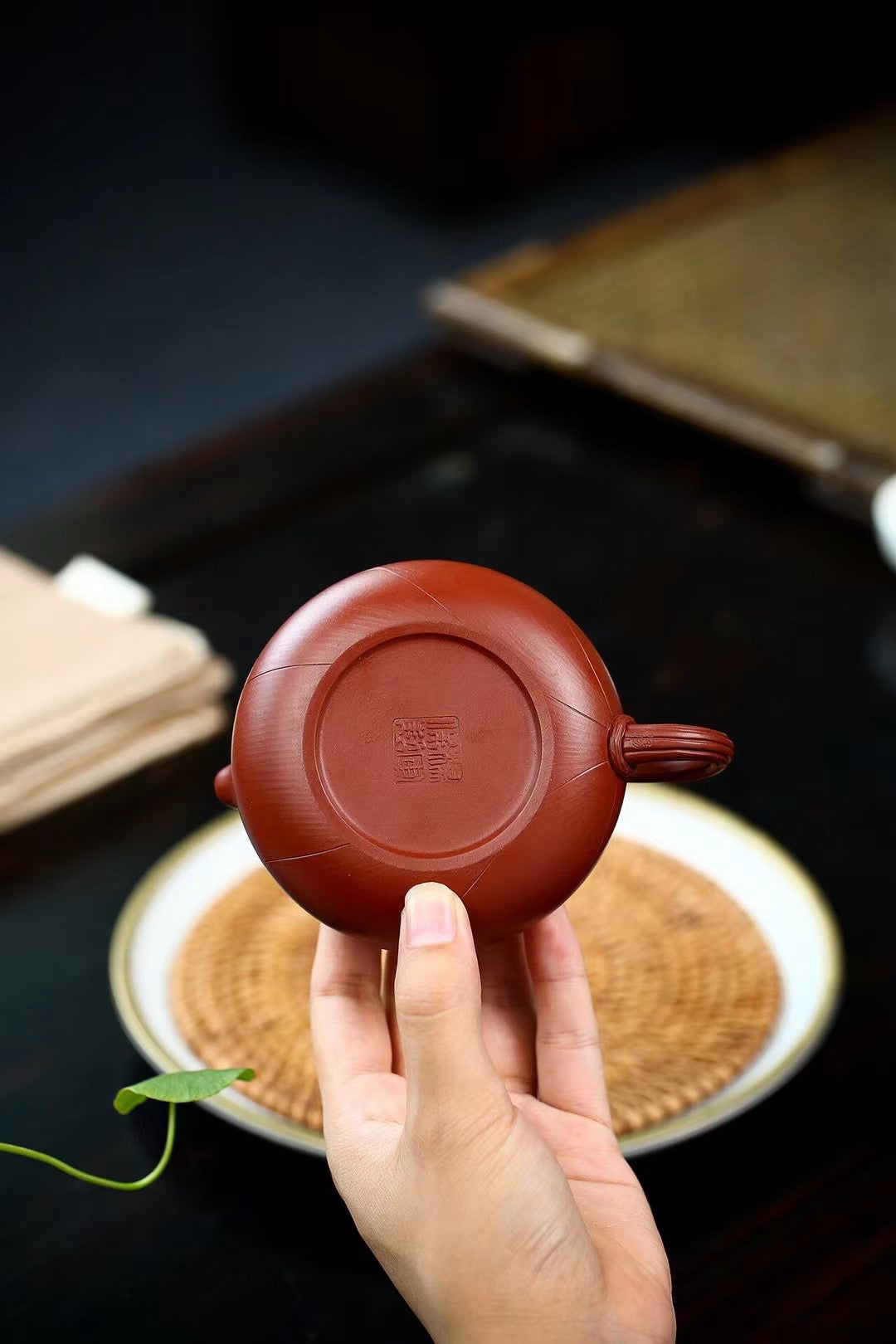 handcrafted yixing zisha clay teapot – Yang Junbao Hand-Signed Yixing Purple Clay Flat Xishi by Kungfuyang