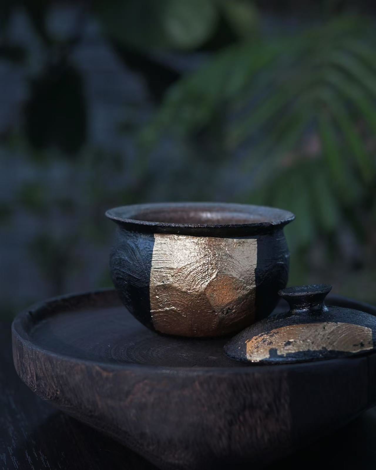 japanese wabi sabi ceramic gaiwan – Wabi-Sabi Coarse Clay Gold Accented Gaiwan by Kungfuyang