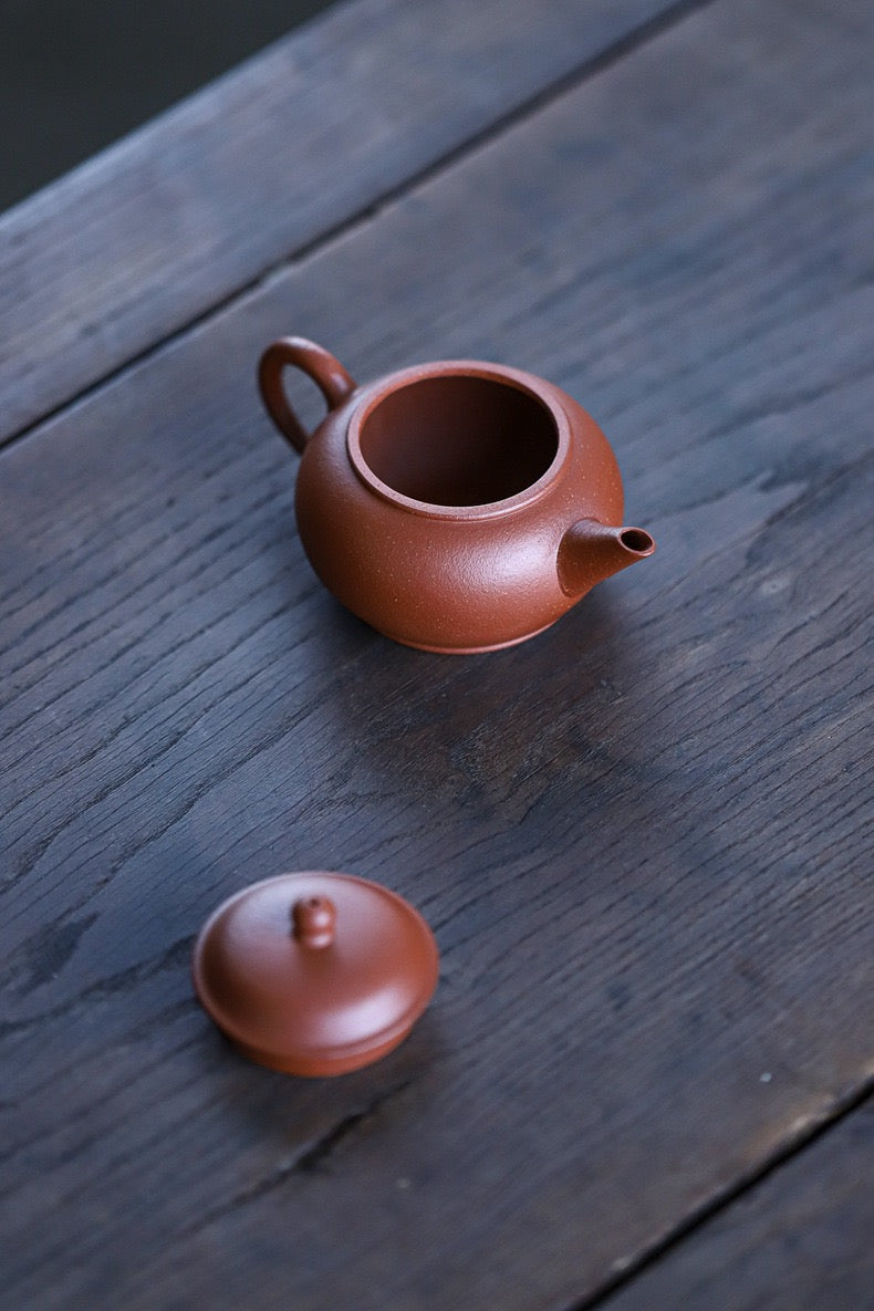 jiangpo clay teapot oily body – Yixing Original Mine Jiangpo Clay Level Teapot by Kungfuyang
