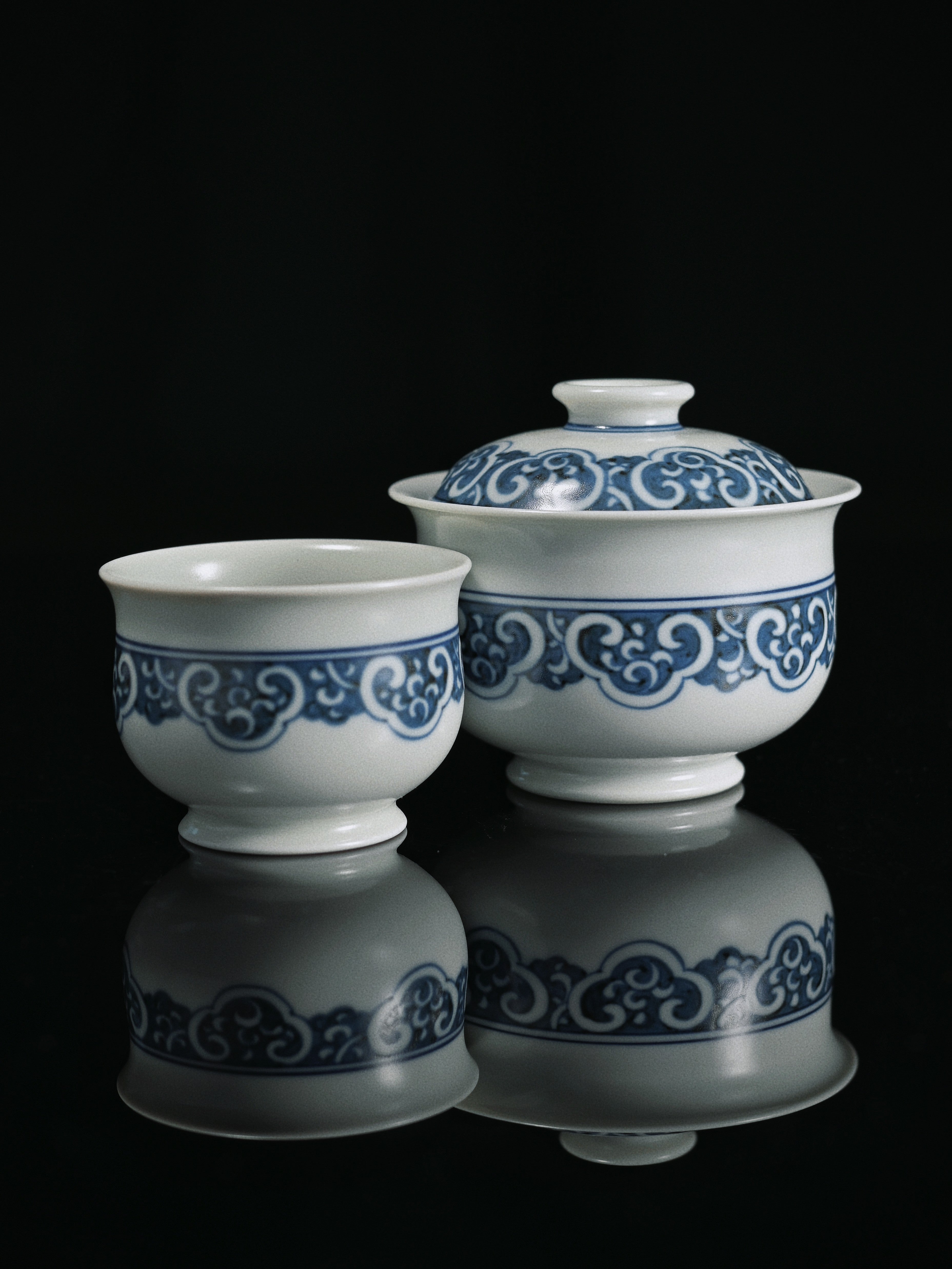 jingdezhen blue and white porcelain – Jingdezhen Imperial Blue-and-White Ruyi Gaiwan Set by Kungfuyang