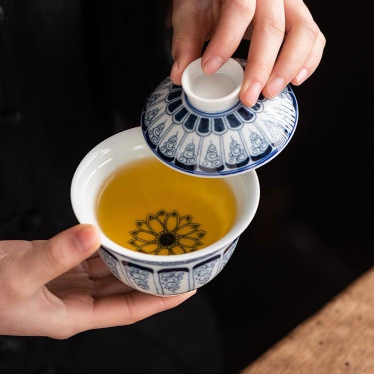jingdezhen hand painted blue and white – The blue and white scroll pattern porcelain Gaiwan with tea by Kungfuyang