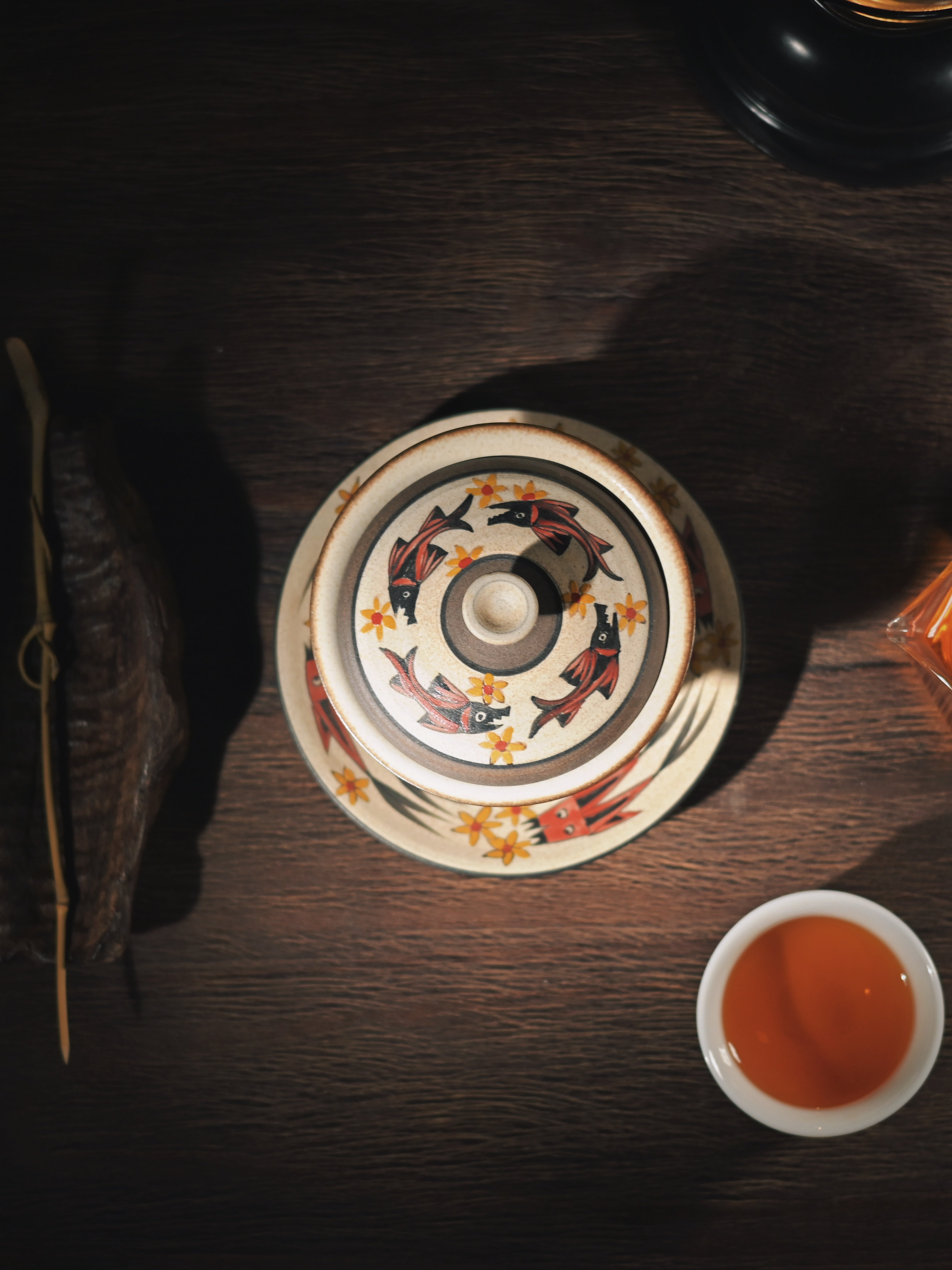 jingdezhen hand painted the stone age – Stone Age Fish Totem Gaiwan – Primitive Elegance Reborn by Kungfuyang