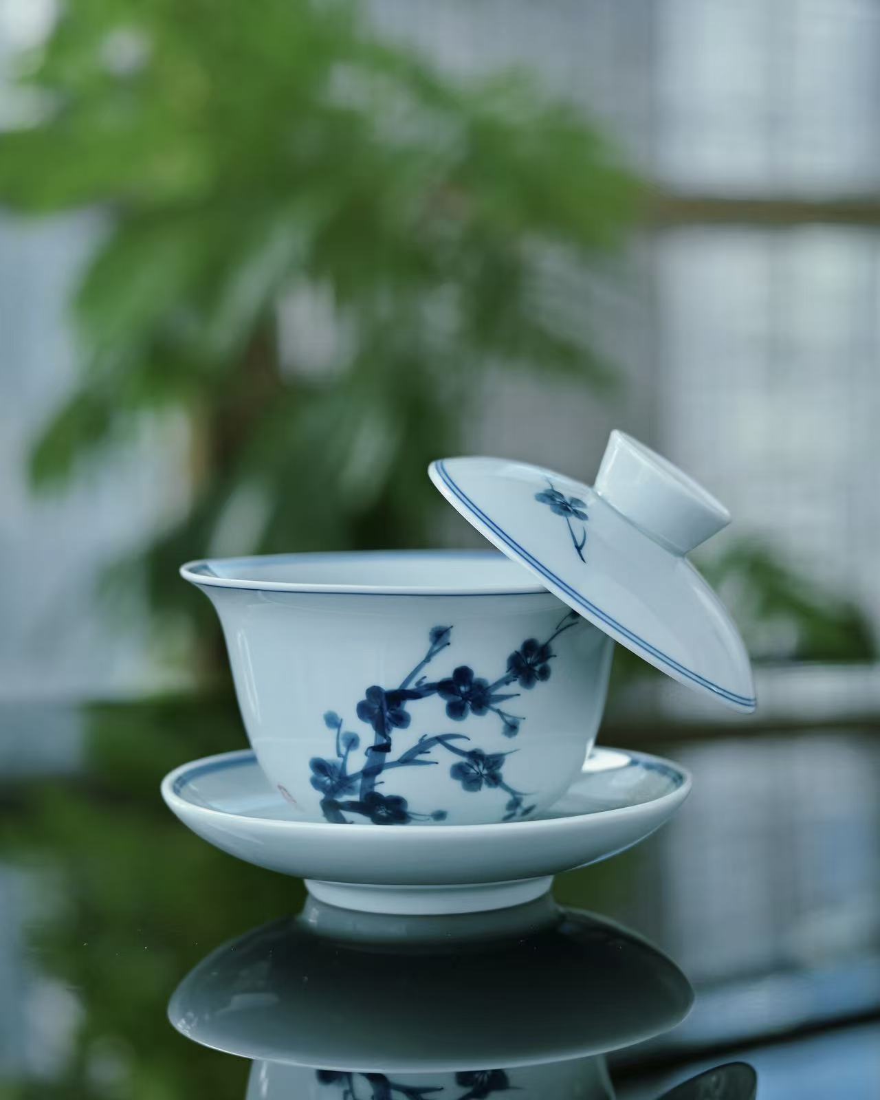lidded bowl tea brewing action – Jingdezhen Hand-Painted Blue and White Underglaze Plum Blossom by Kungfuyang
