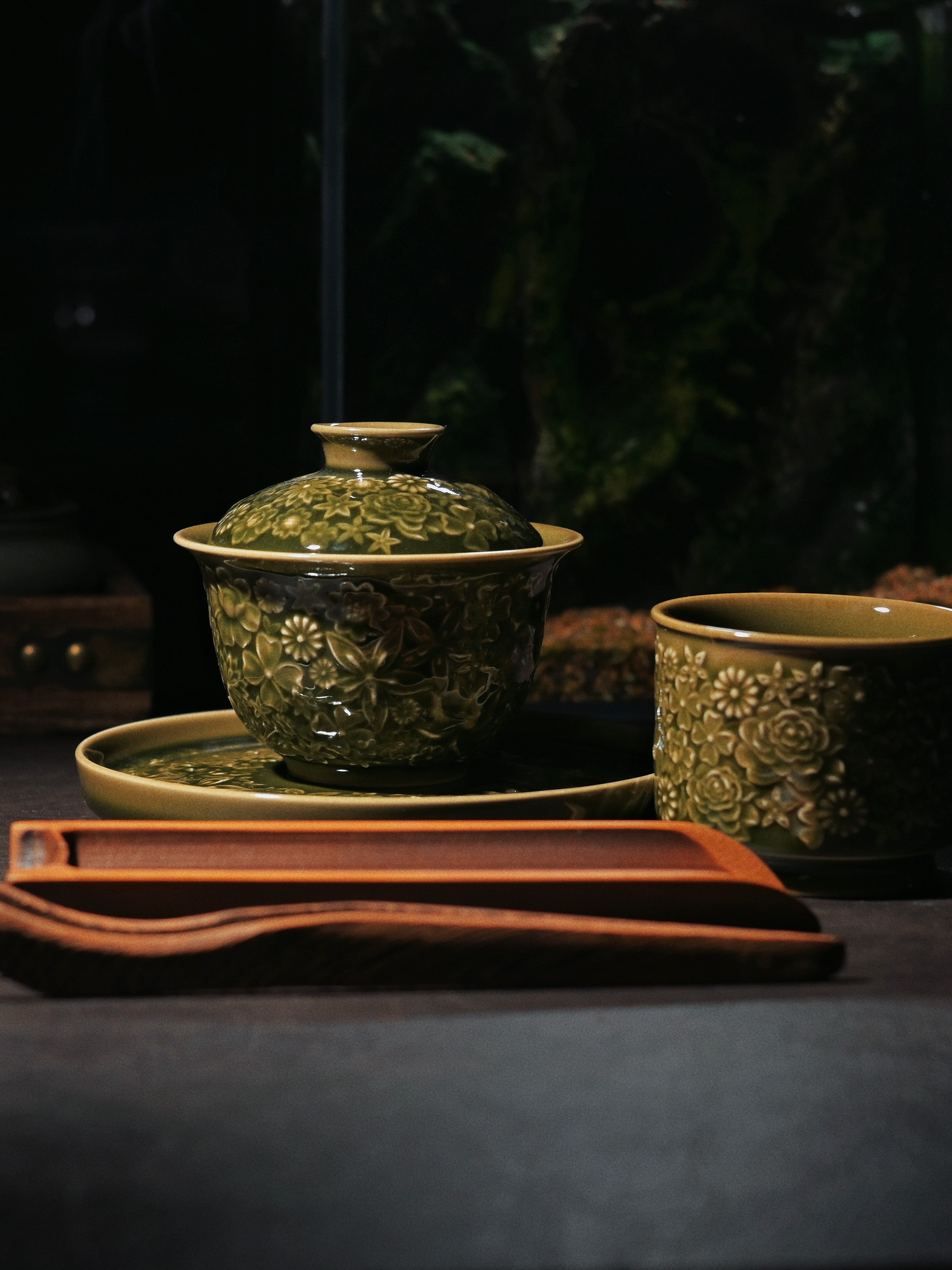 longquan celadon gaiwan set – Longquan Celadon "Hundred Flowers" Relief-Carved Three-Piece by Kungfuyang