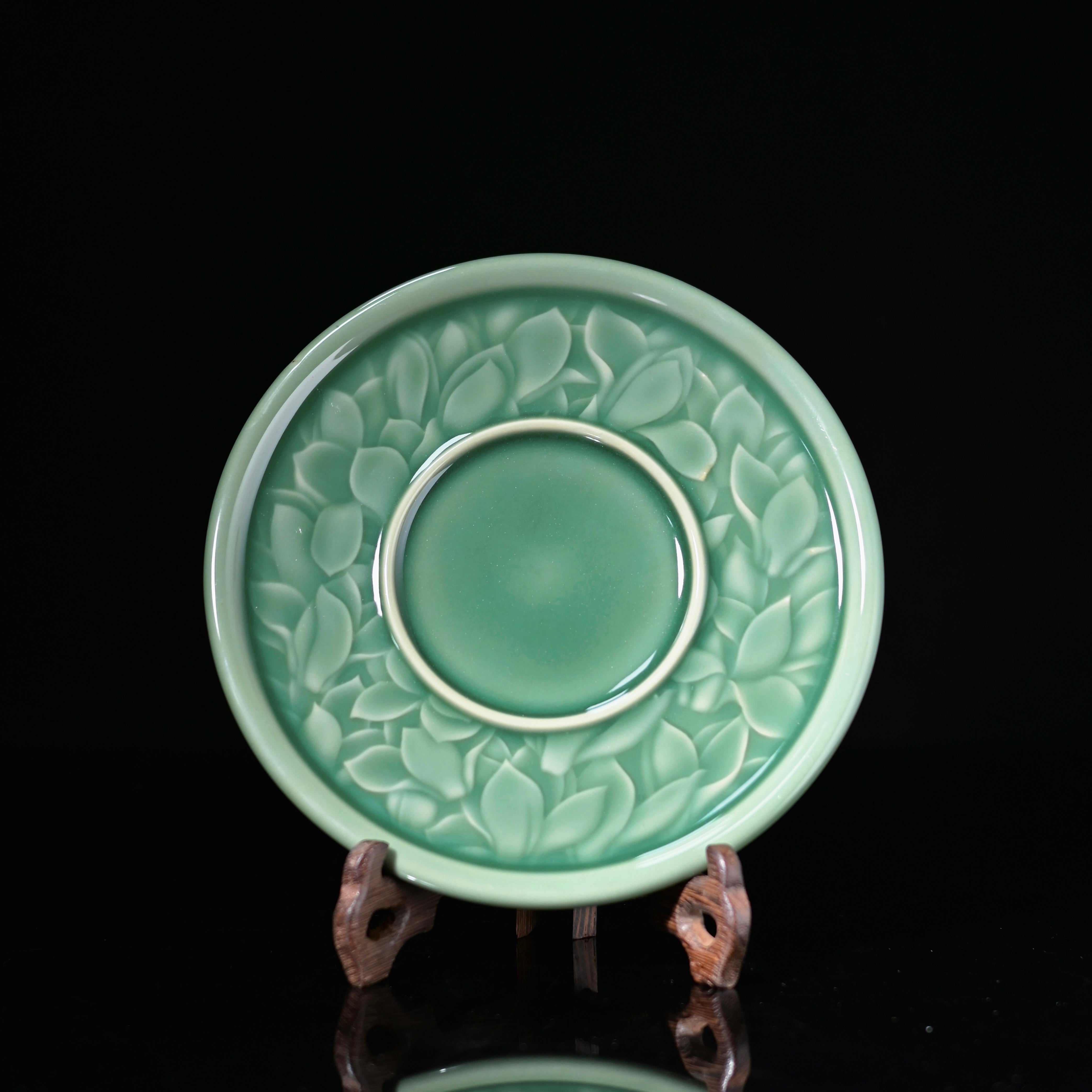 longquan celadon magnolia teapot holder – Longquan Celadon Plum-Green Magnolia Teapot Tray by Kungfuyang