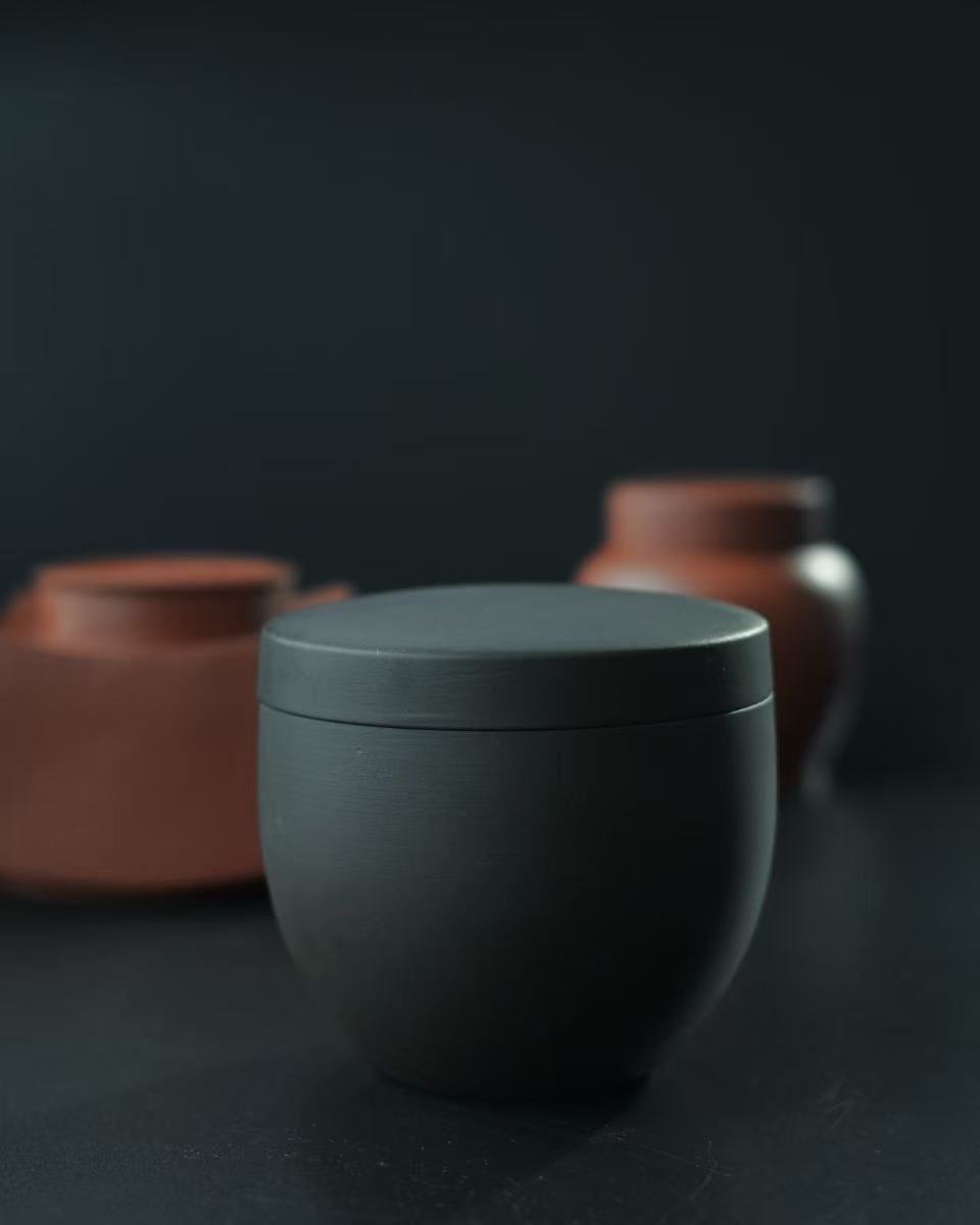 minimalist yixing clay tea caddy – Yixing Zisha Clay Portable Tea Caddy by Kungfuyang