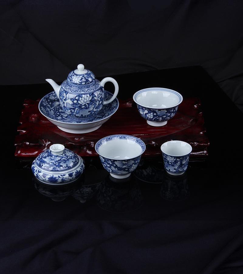 pFlhHwkX m 376edca366dfc1266f57df564c67efb – Blue and White Porcelain Host's Teacup with Lotus Pond and by Kungfuyang