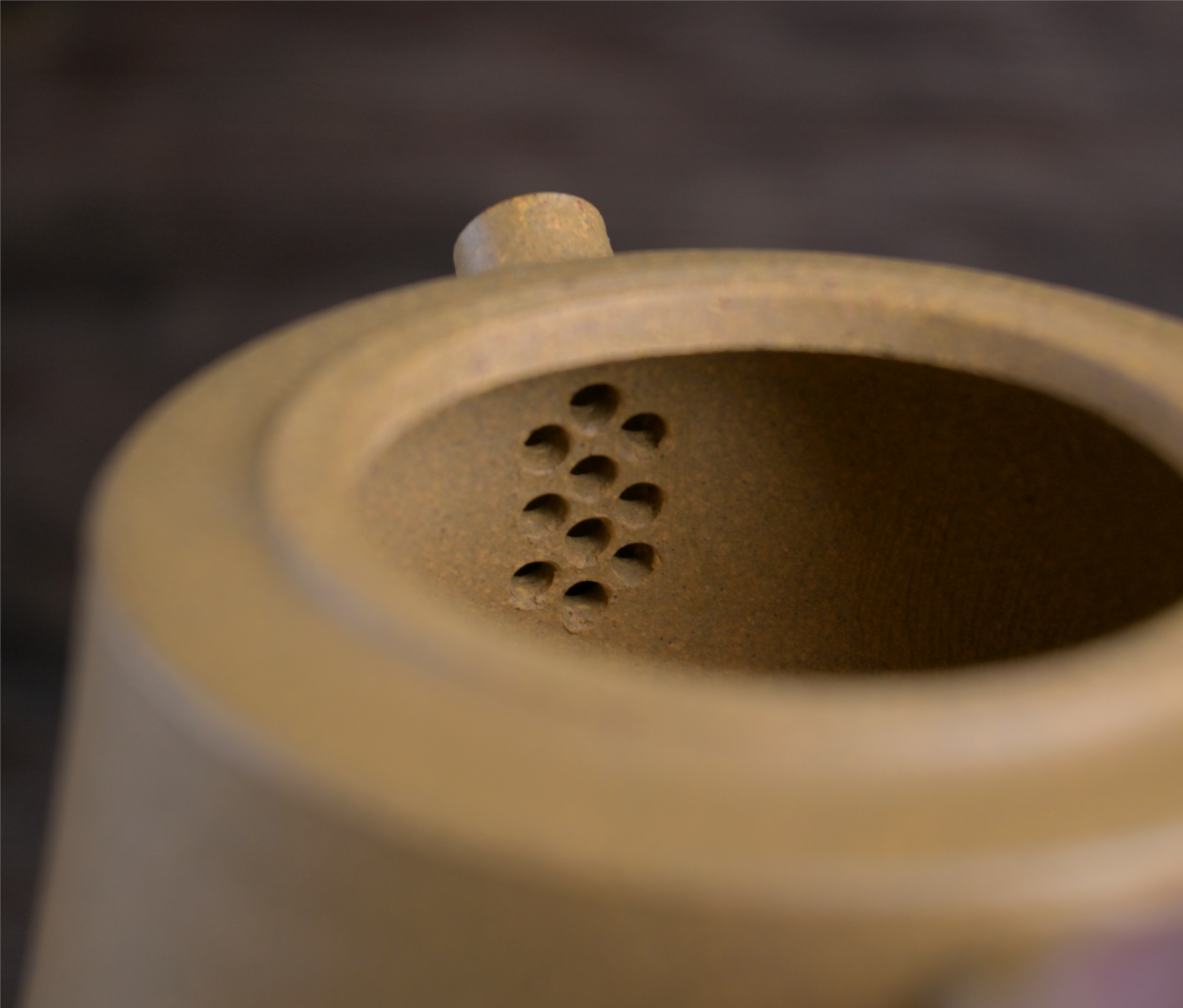 pillar base teapot textured surface – Yixing Zisha teapot Purple clay yellow Duan "Pillar Base" by Kungfuyang