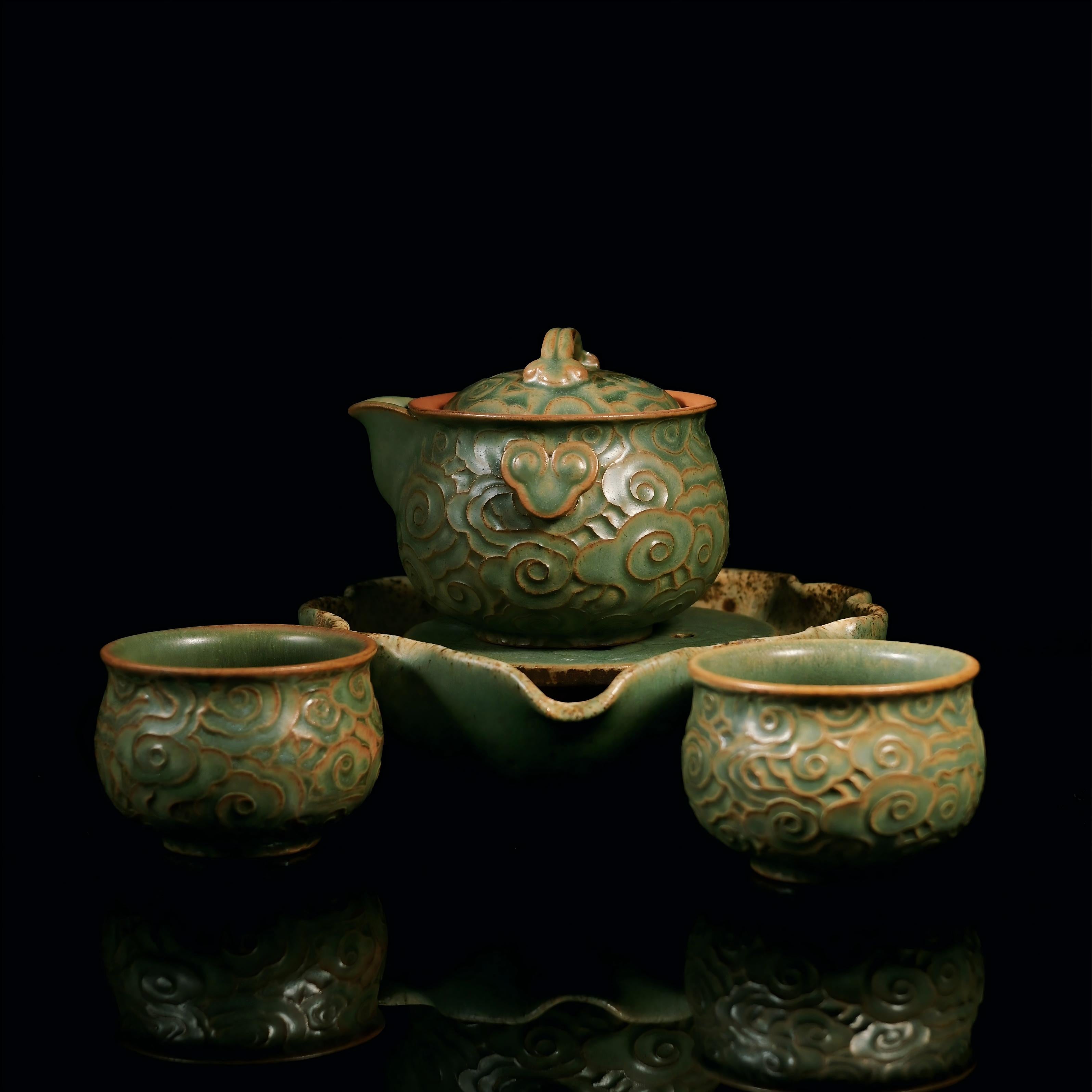 portable ceramic gaiwan set – Clouds & Ruyi Retro Gongfu Tea Set by Kungfuyang