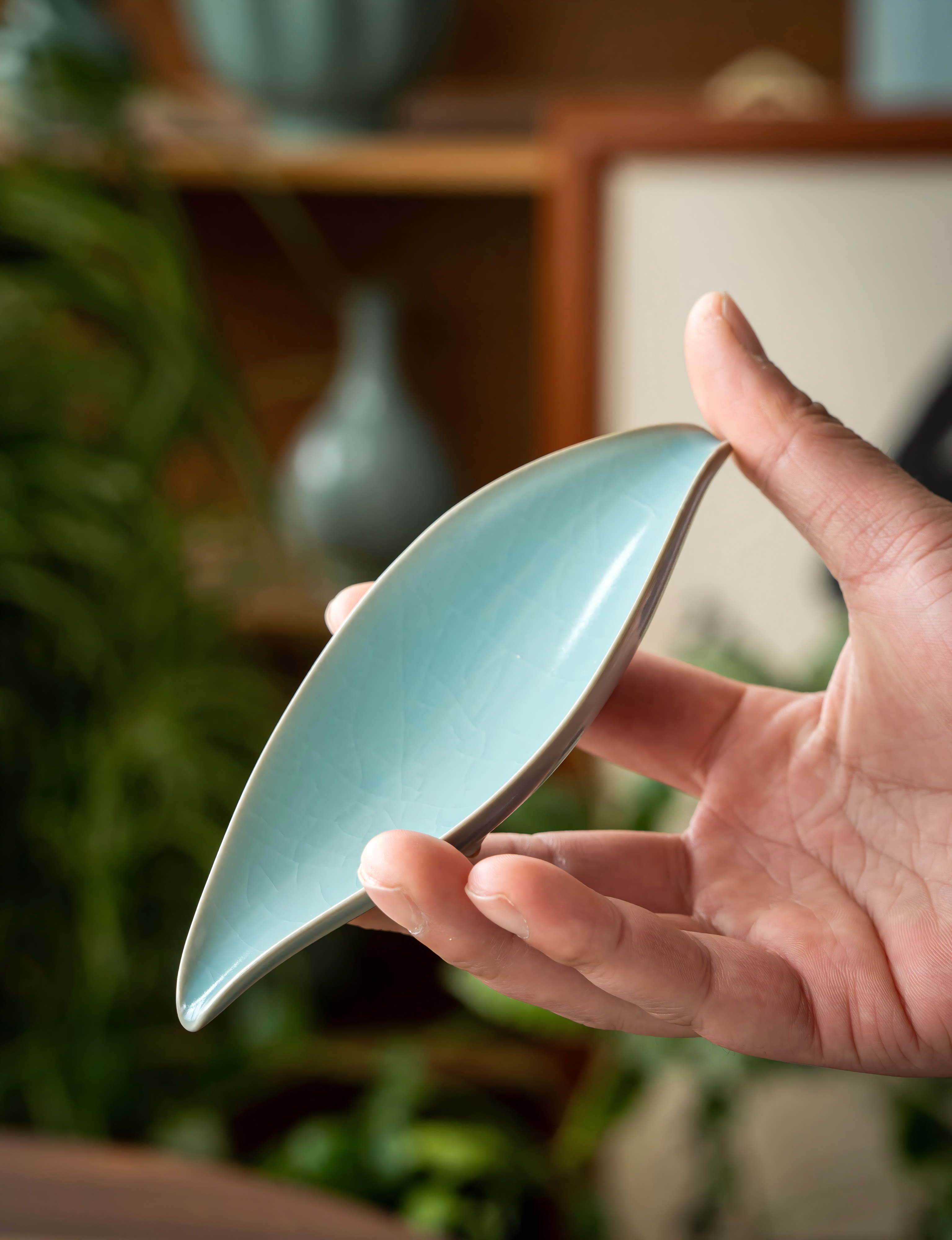 ru ceramic tea holder – Ru Porcelain Willow-Leaf Shape Crackle Tea Holder(Tea Scoop) by Kungfuyang
