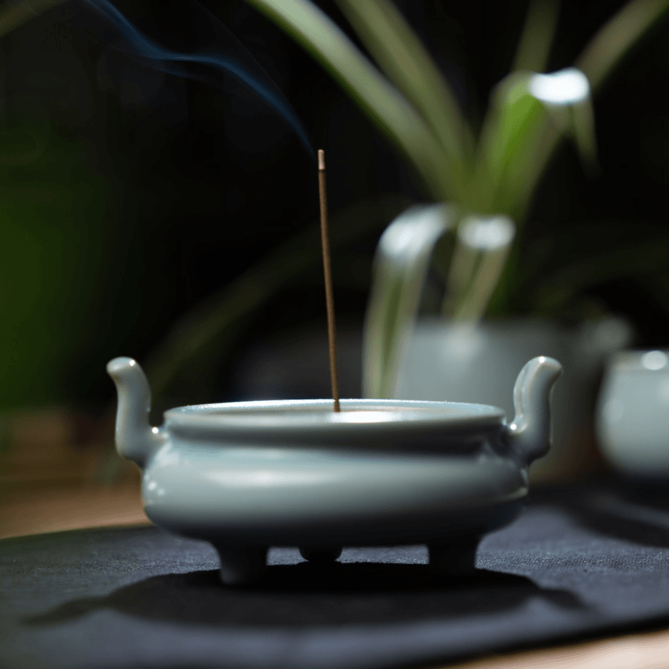 ru porcelain sky blue glaze incense stick – Ru Porcelain Supporting Nails Technique Tripod Incense Burner by Kungfuyang