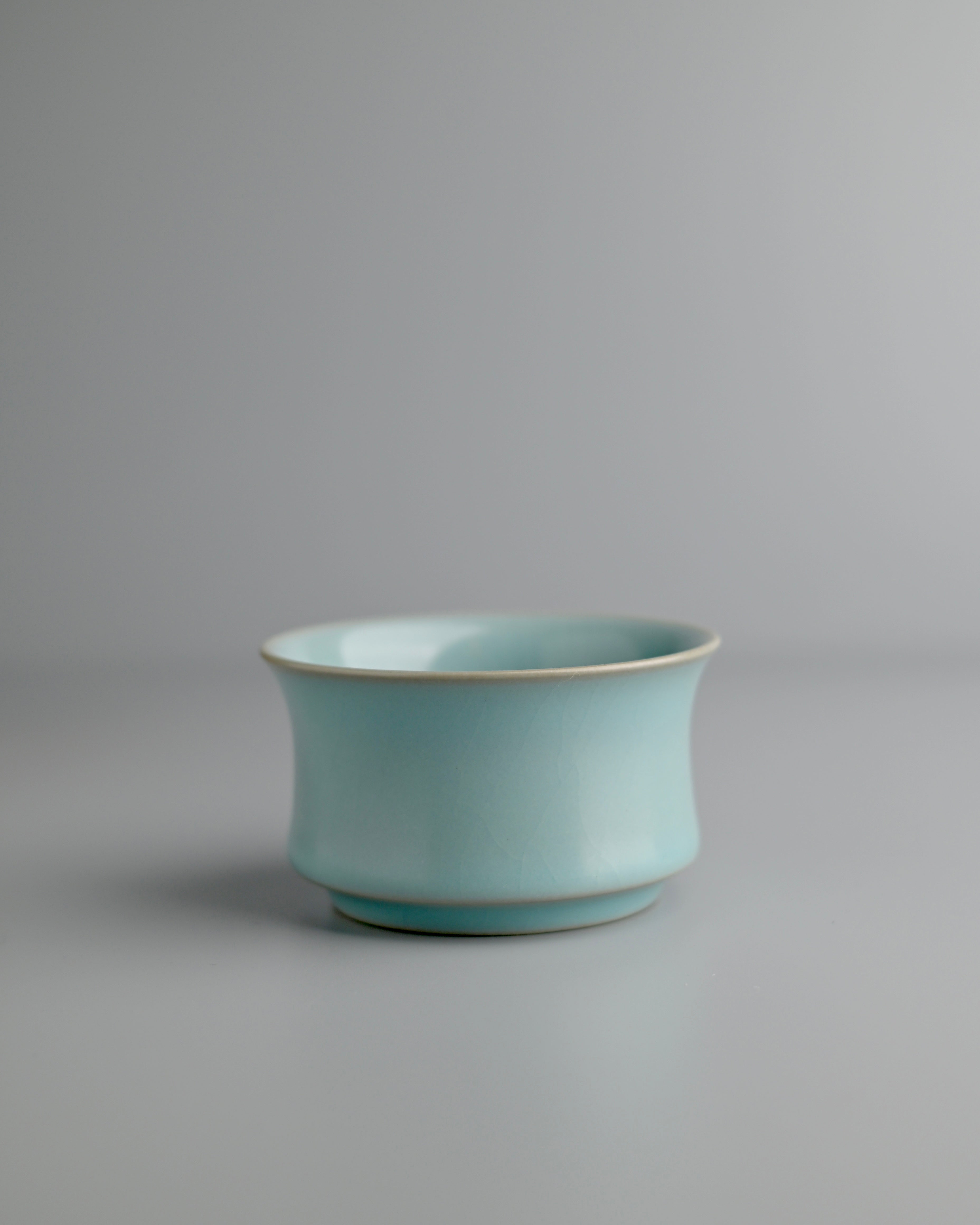 ru porcelain vintage glaze host teacup – Ru Porcelain Vintage Glaze "Horse Shoe" Teacup by Kungfuyang