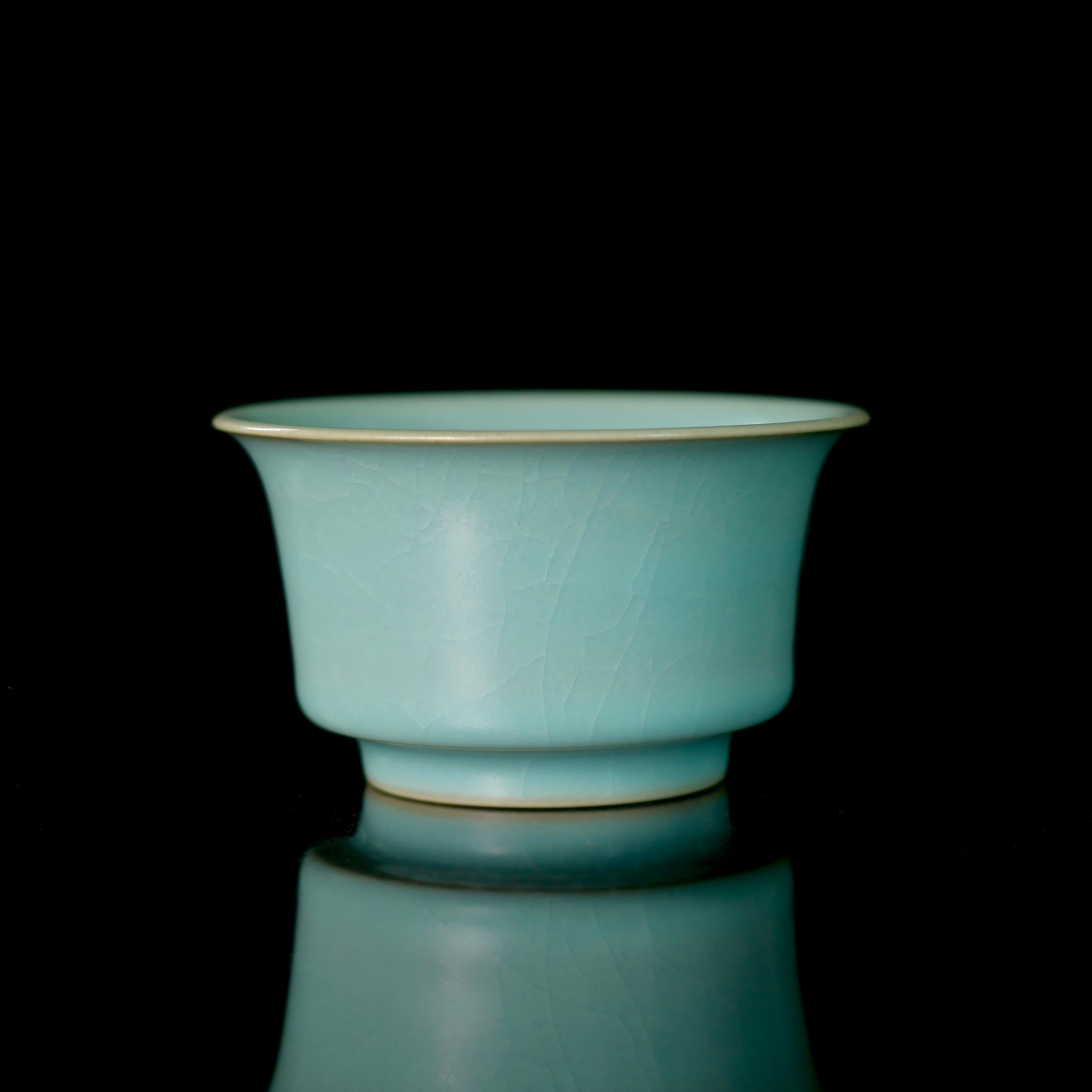 ru ware celadon tea cup – Ru Ware Horse-Shoe Teacup 100ml by Kungfuyang