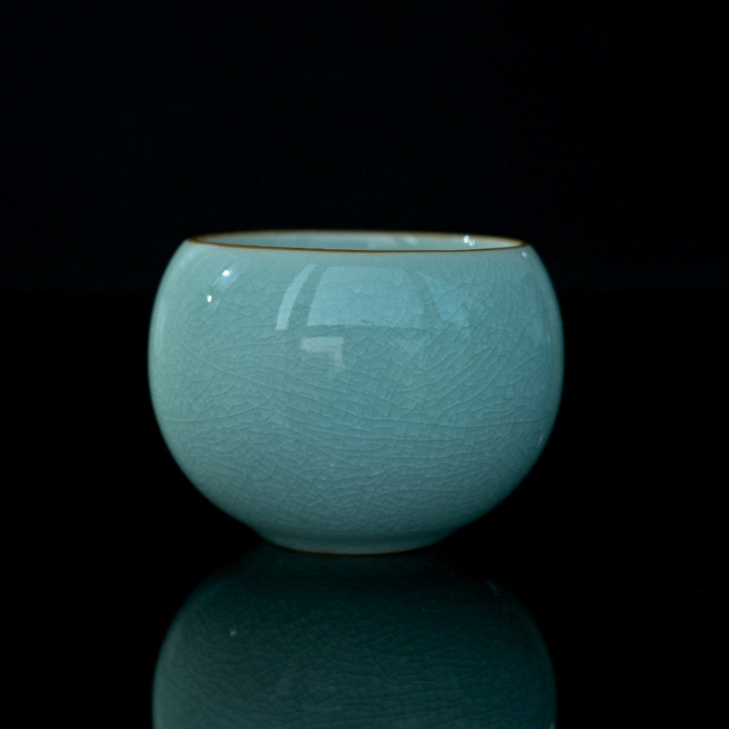 ru ware ceramic teacup – “Dragon’s Egg” Ru Porcelain Ice-Crackle Host Teacup by Kungfuyang