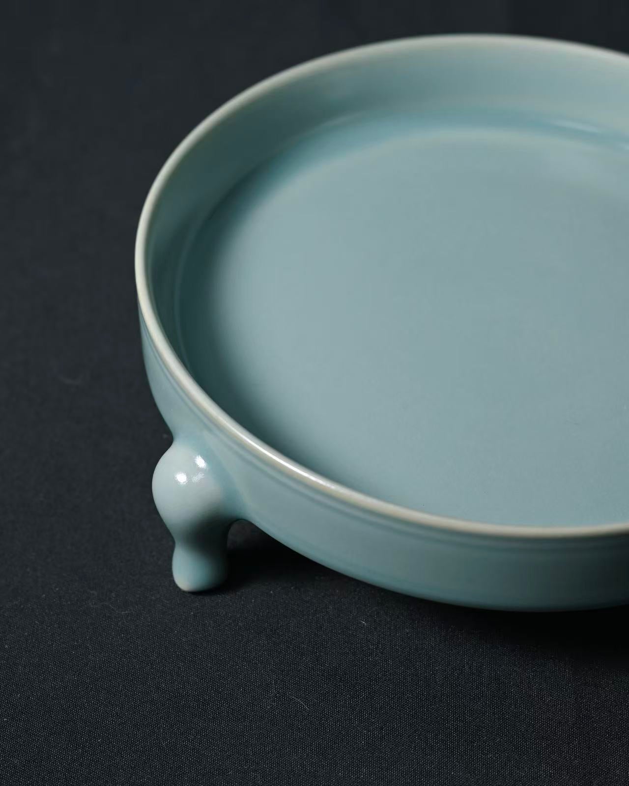 ru ware porcelain sky blue glaze tripod – Ru Ware Sky-Blue Glaze Stand of Zun Tripod (Tea Tray) by Kungfuyang