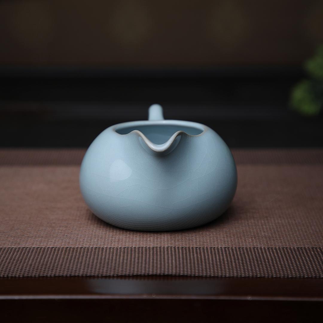 ru ware porcelain tea pitcher – Ru Porcelain Sky Blue Color Supporting Nail Craftsmanship by Kungfuyang