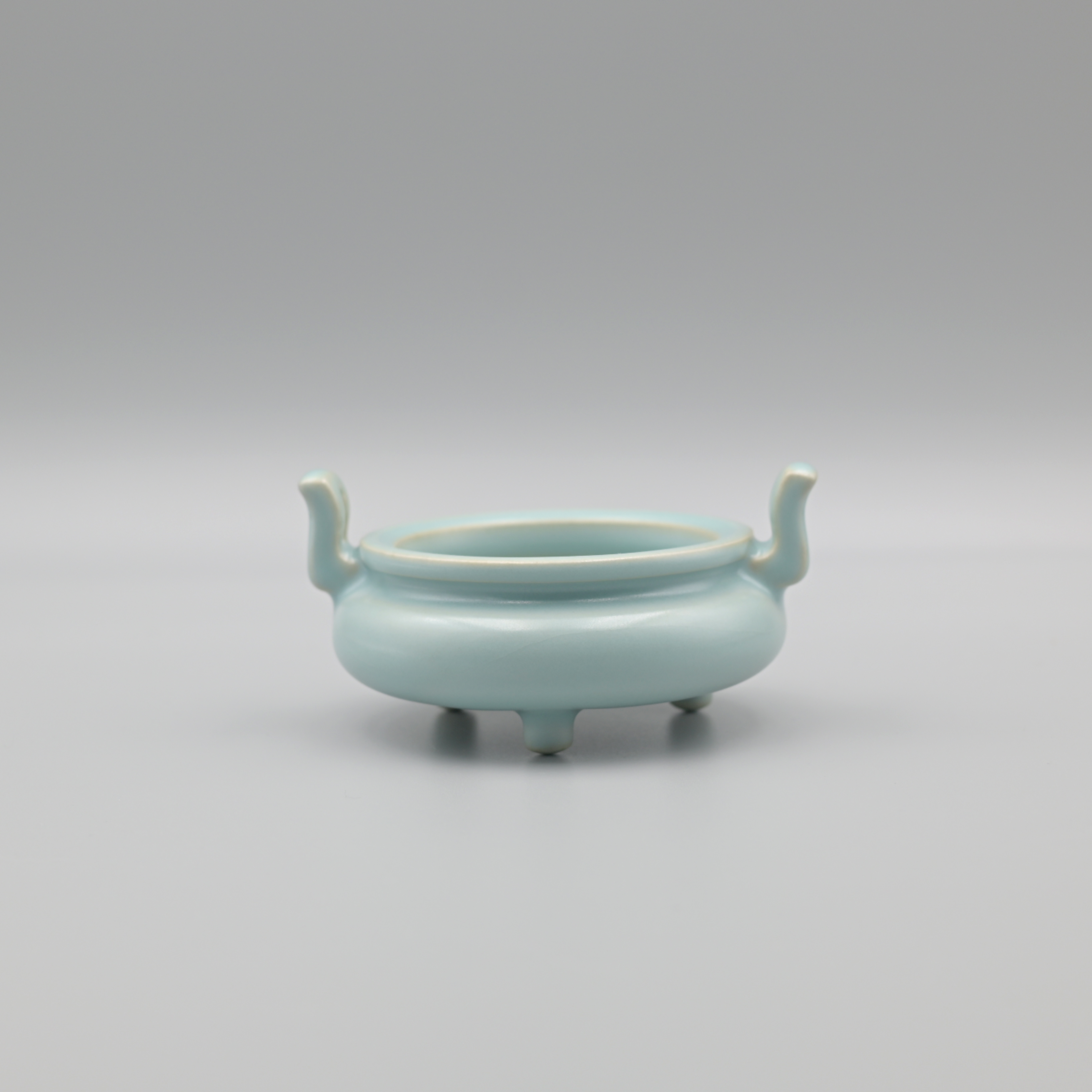 ru ware tripot incense burner – Ru Porcelain Supporting Nails Technique Tripod Incense Burner by Kungfuyang