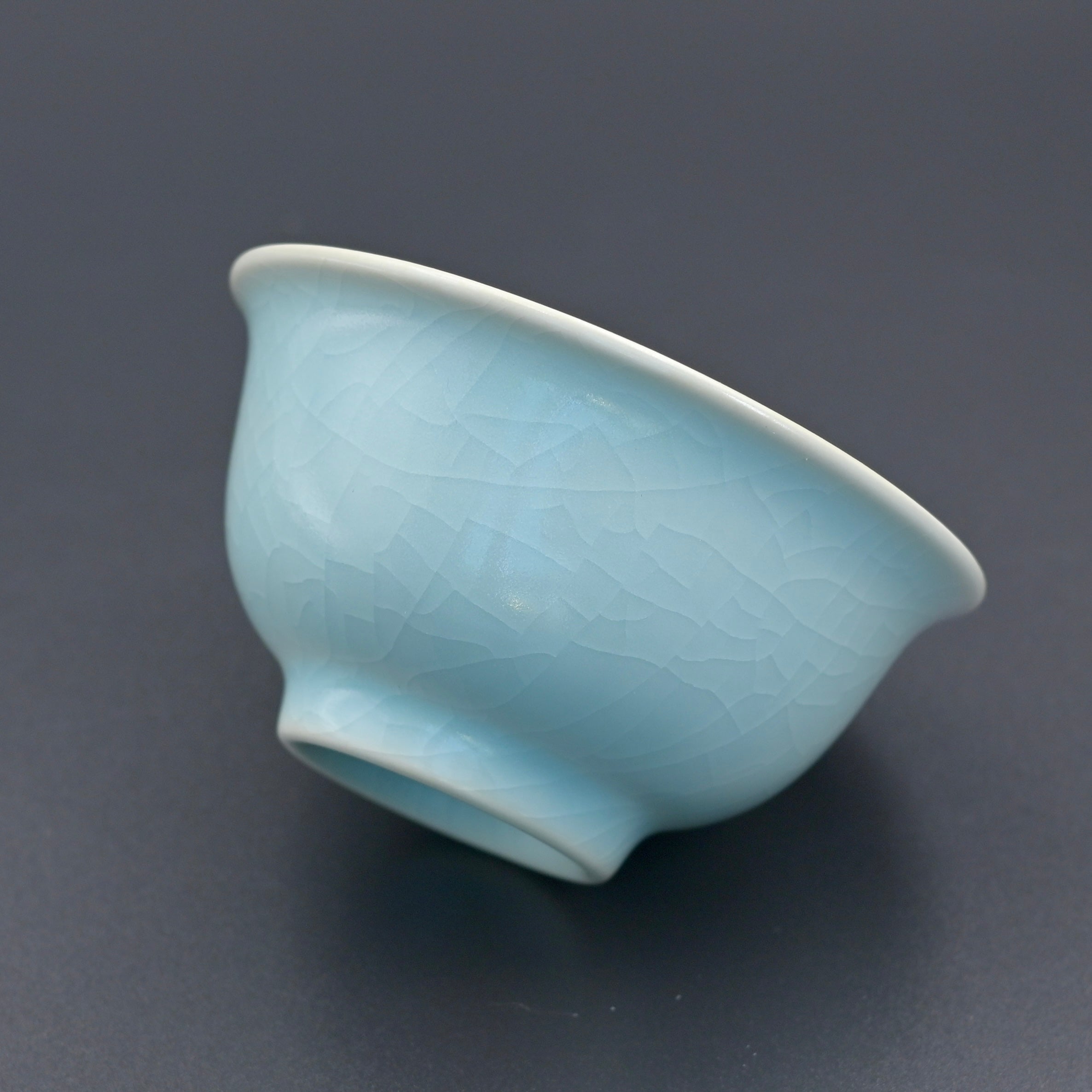 ruyao archaistic glaze teacup – Ru Porcelain Vintage Glaze Fine Crackles Press Hand Cup by Kungfuyang