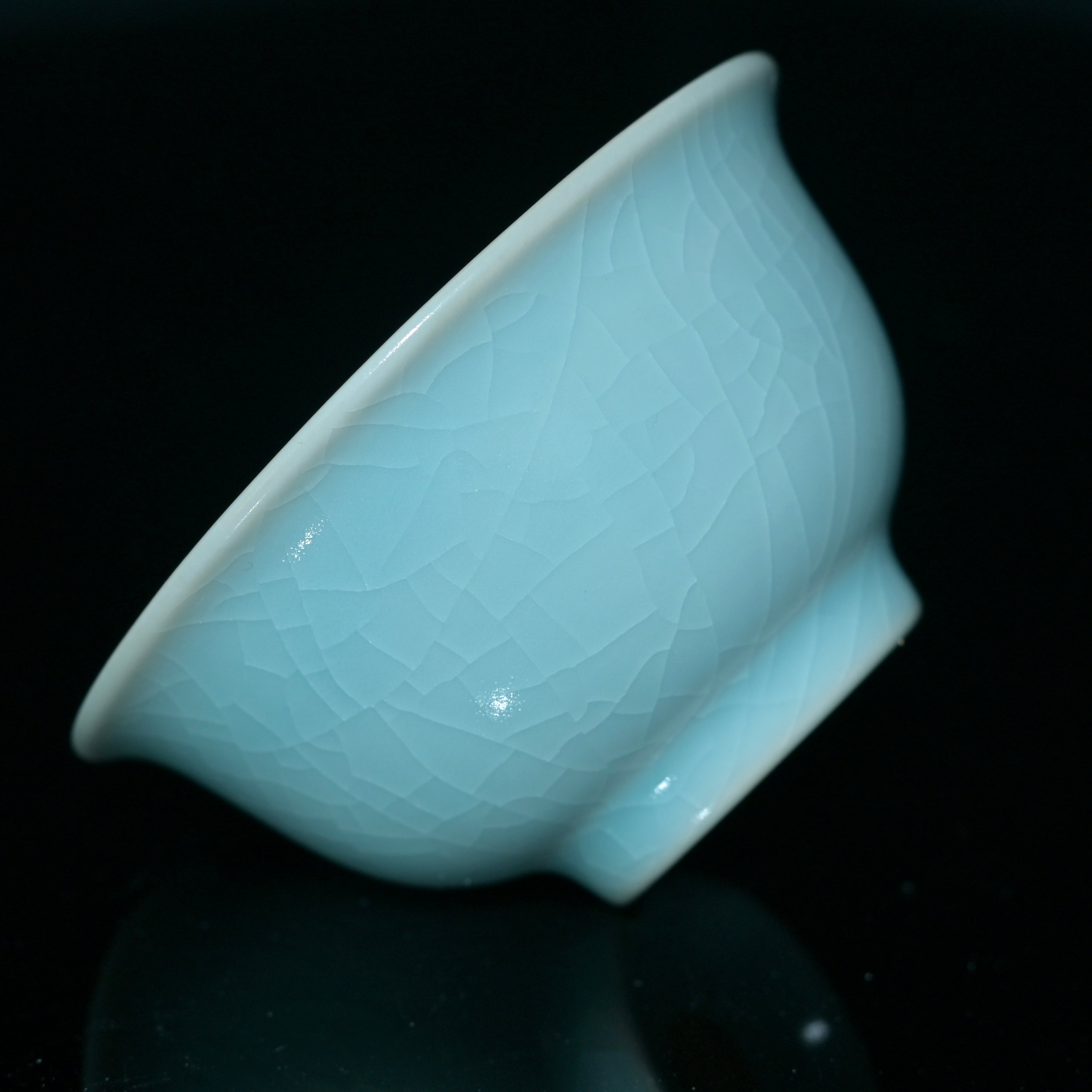 ruyao ruceramic archaize glaze teacup – Ru Porcelain Vintage Glaze Fine Crackles Press Hand Cup by Kungfuyang