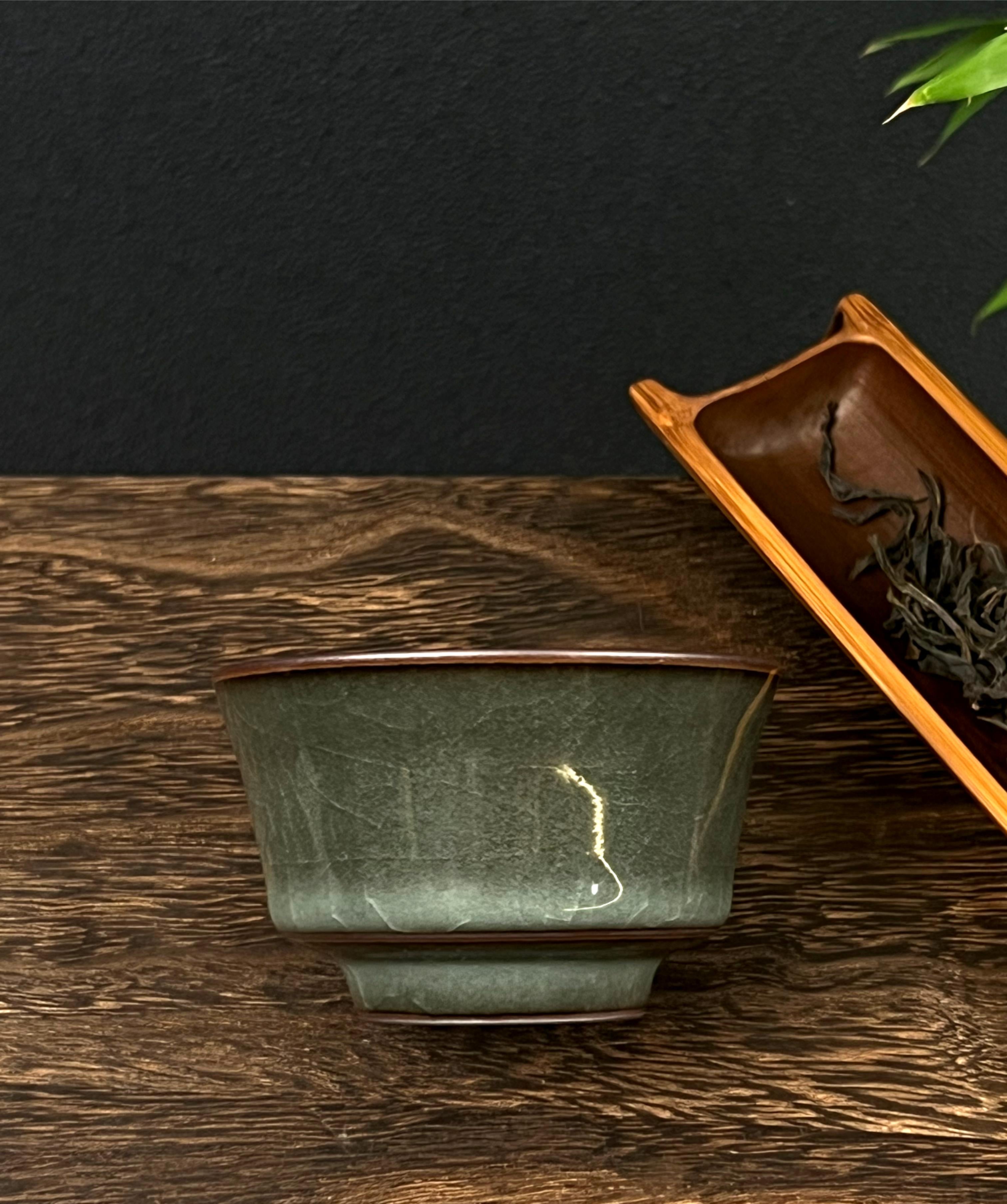 Kungfuyang crackle network teacup – Longquan Celadon Ge kiln Iron-bodied Teacup by Kungfuyang