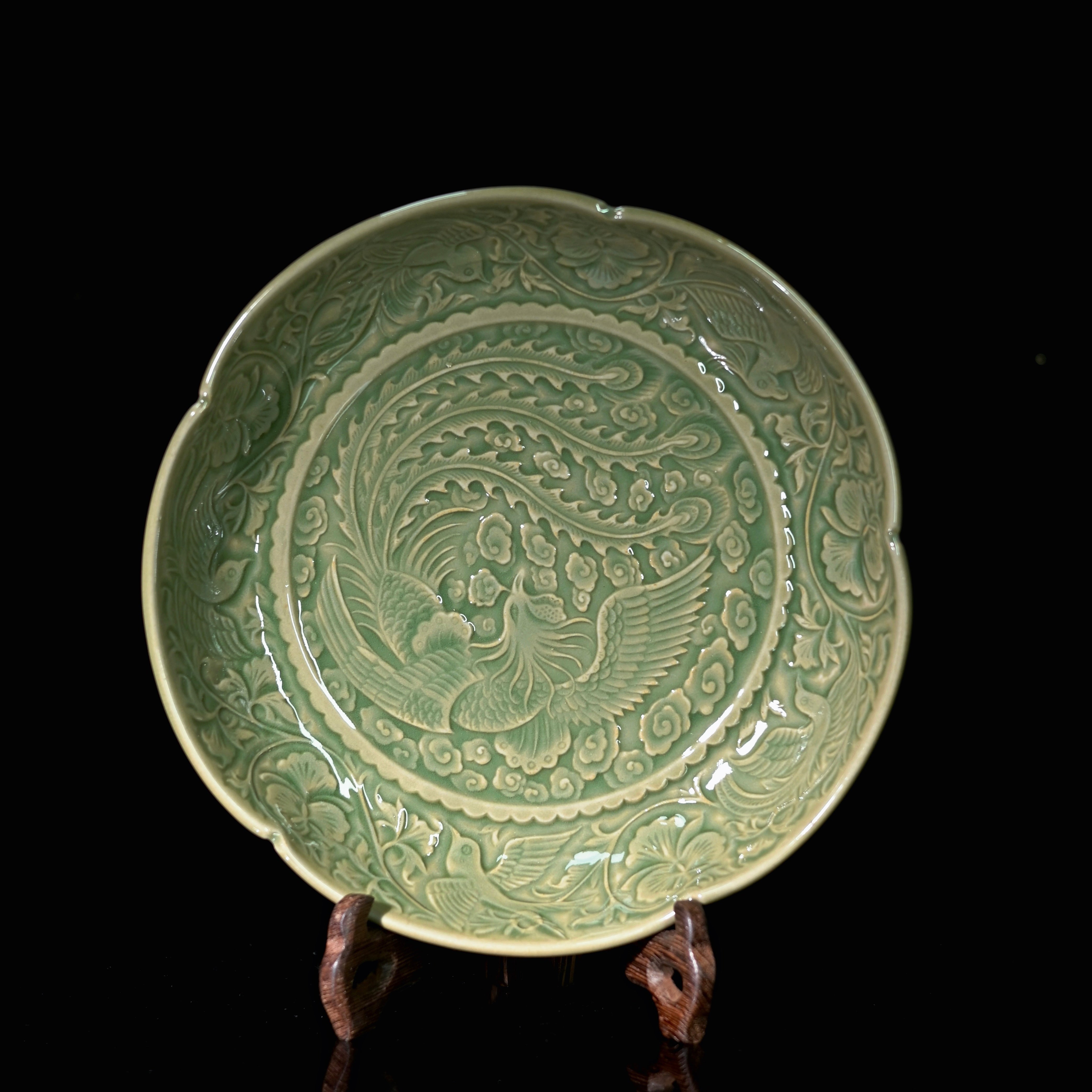 Kungfuyang longquan celadon tea accessory – Celadon Yaozhou Olive-Green Glaze Embossment Teapot Plate by Kungfuyang
